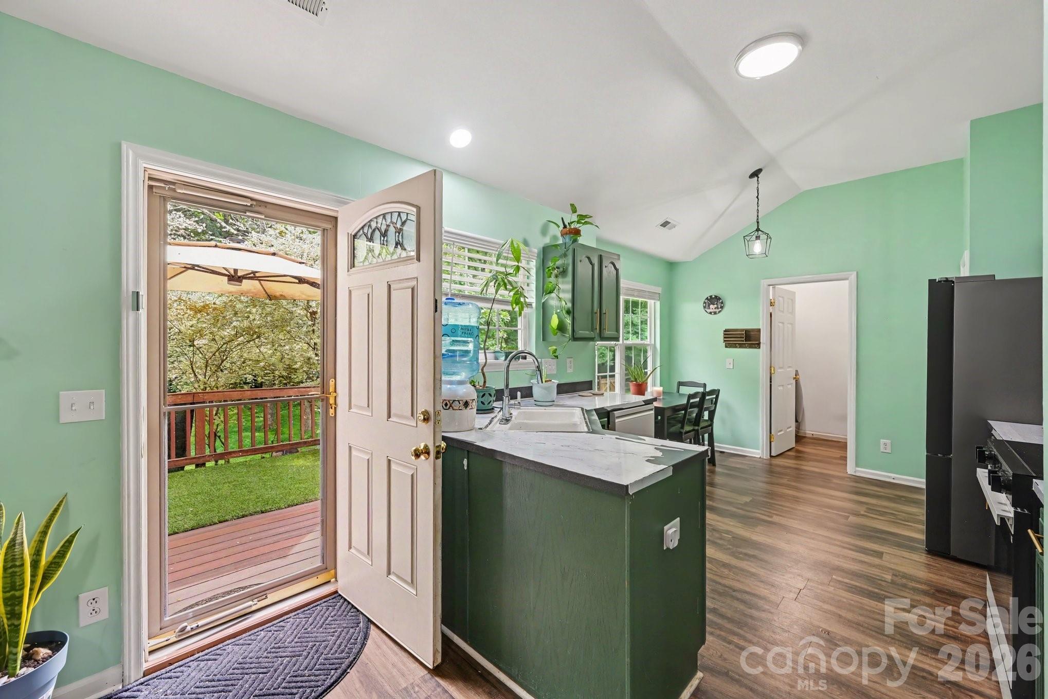 1906 Stonewyck Avenue 110 Property Photo 8