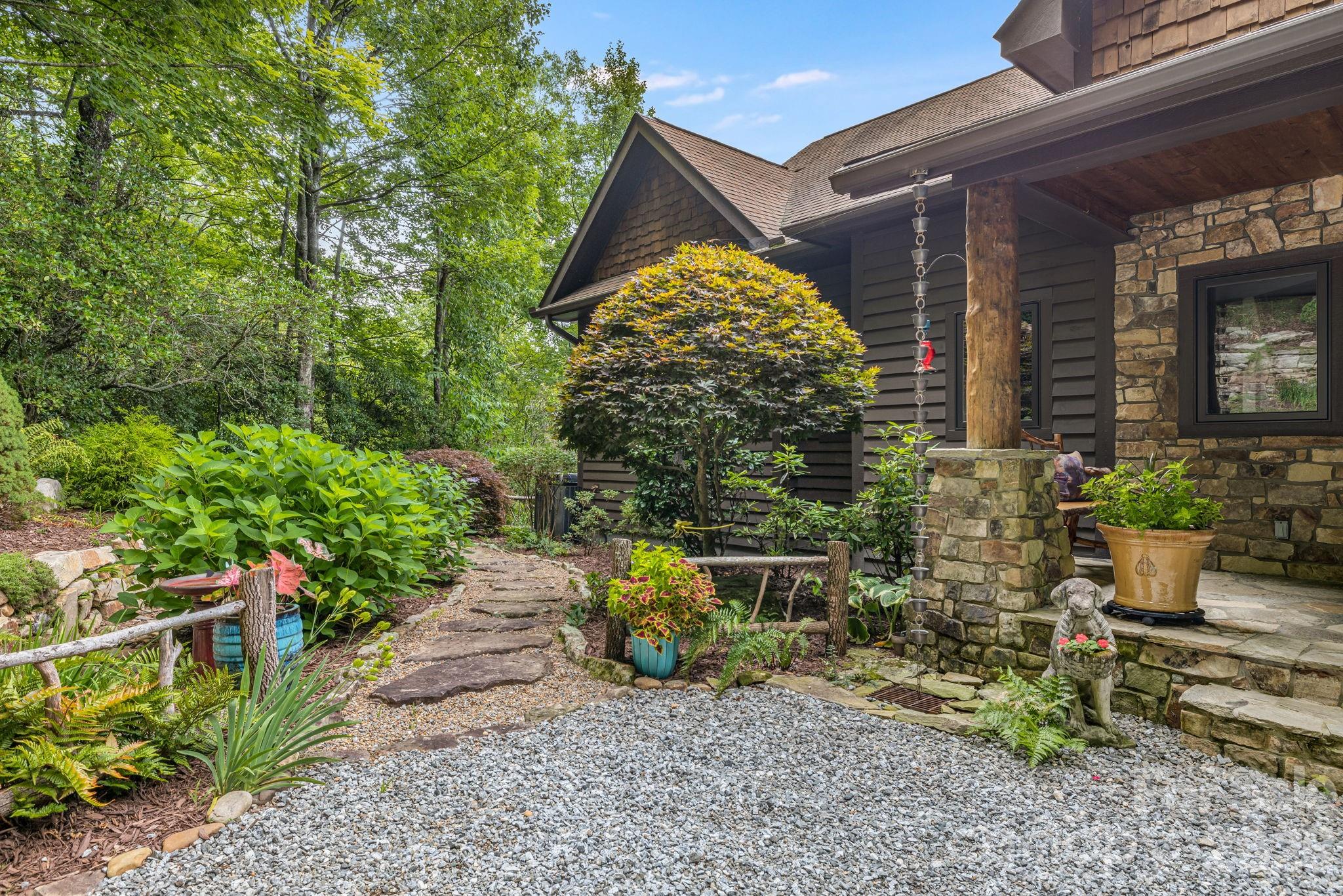 138 Bear Paw Drive Property Photo 3