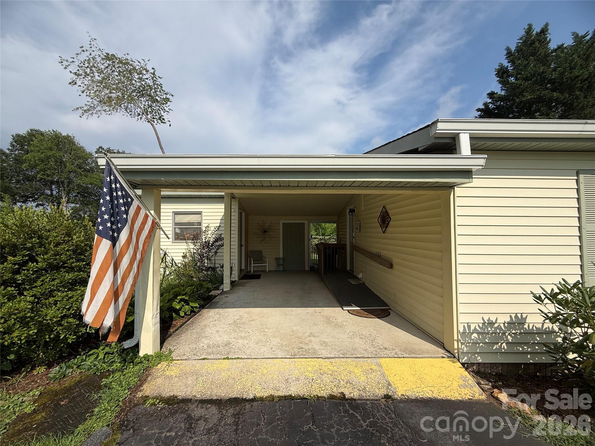 227 Cranbrook Circle Property Photo 4