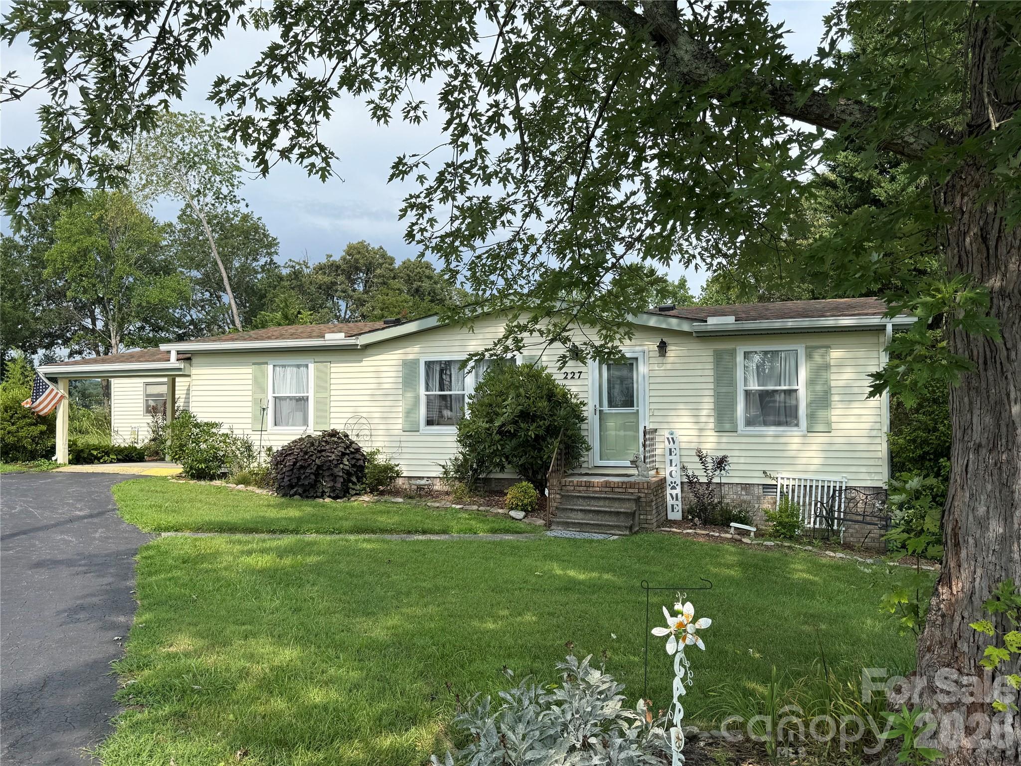 227 Cranbrook Circle Property Photo 39