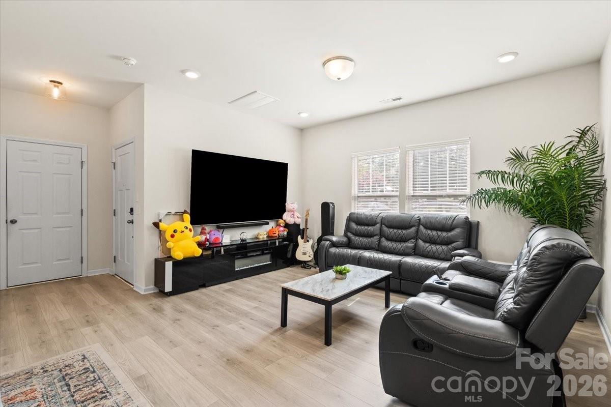4627 Shattalon Drive Property Photo 3