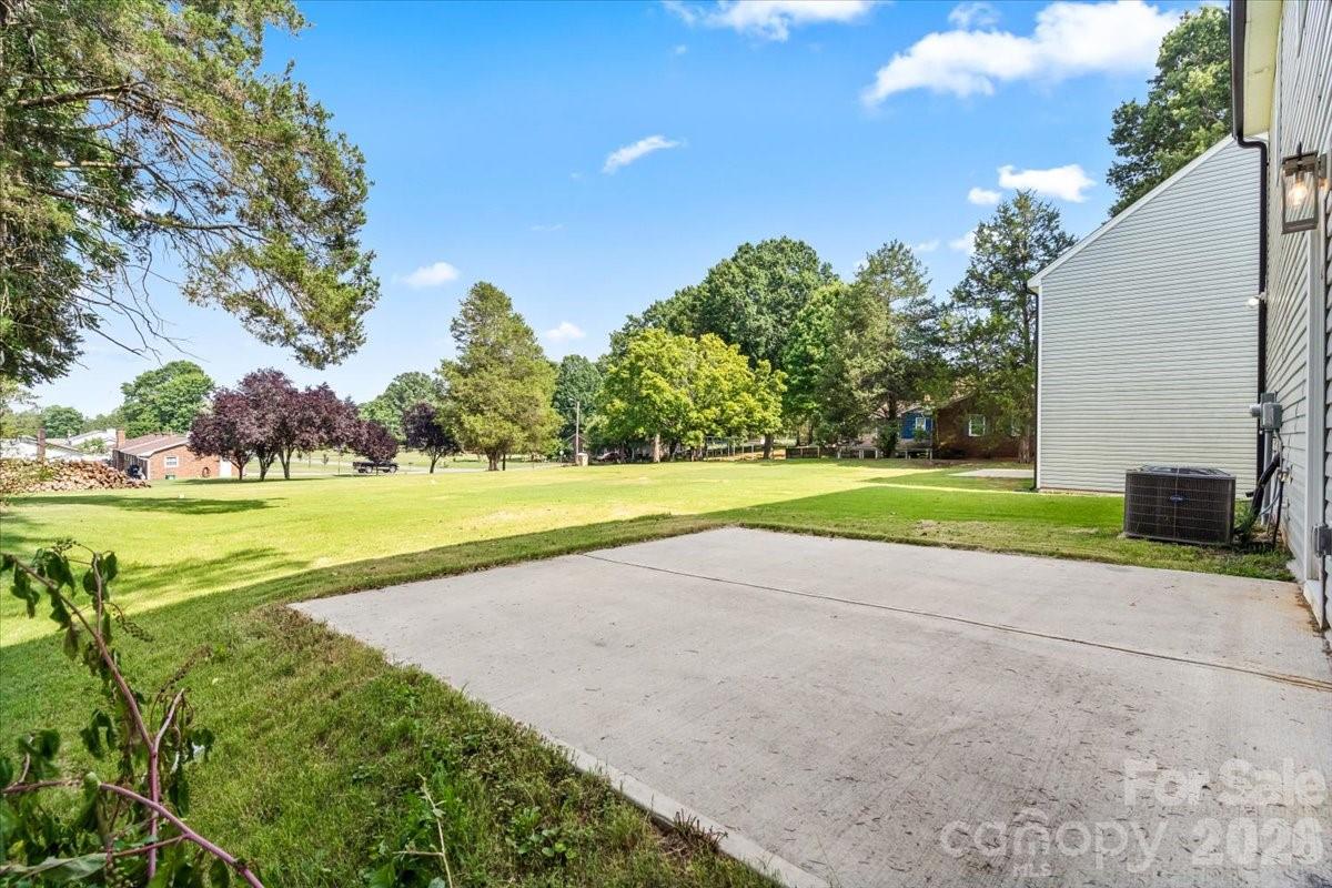 4627 Shattalon Drive Property Photo 32