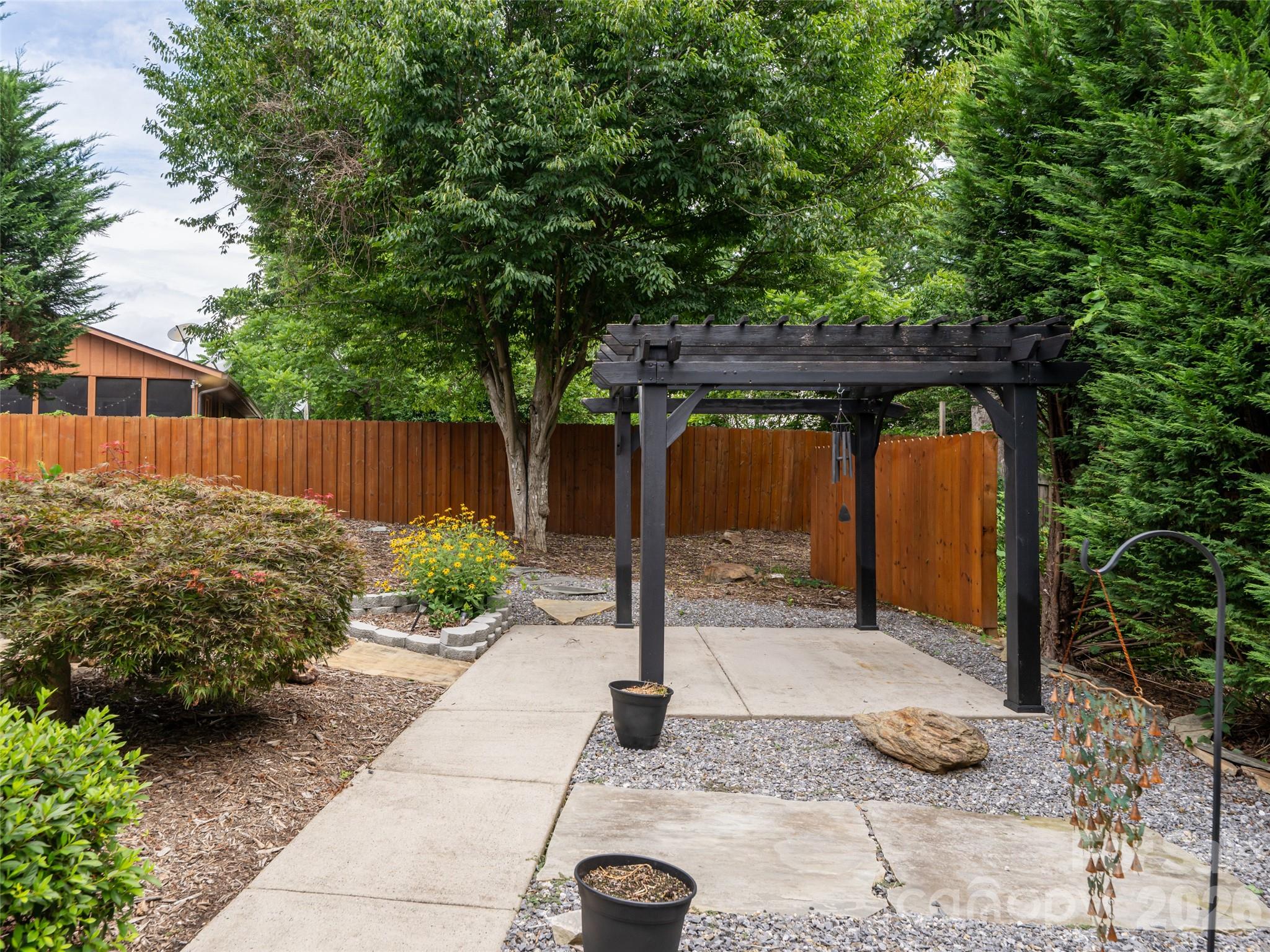 125 Craggy Street Property Photo 41