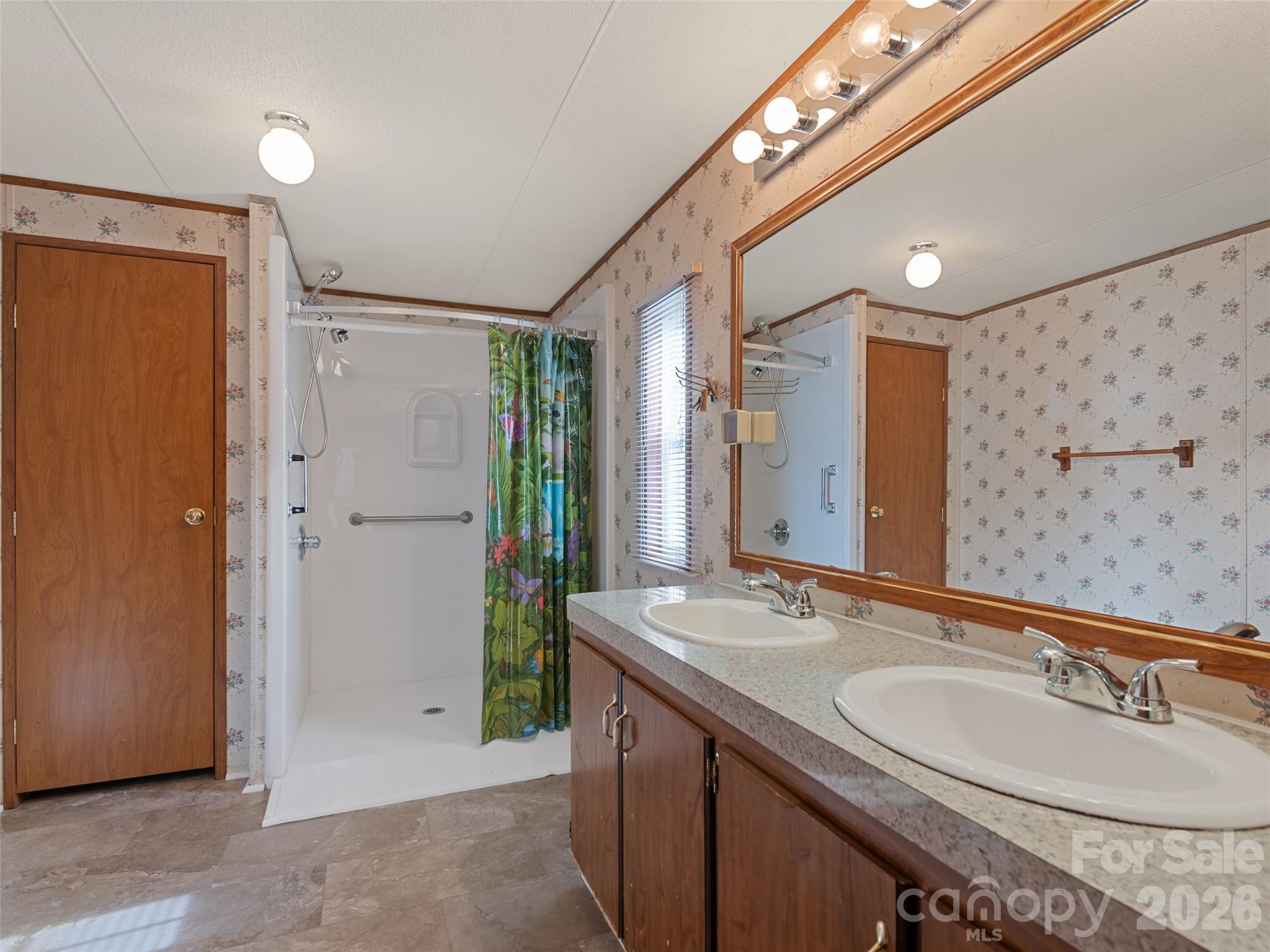 39 Spruce Street Property Photo 14