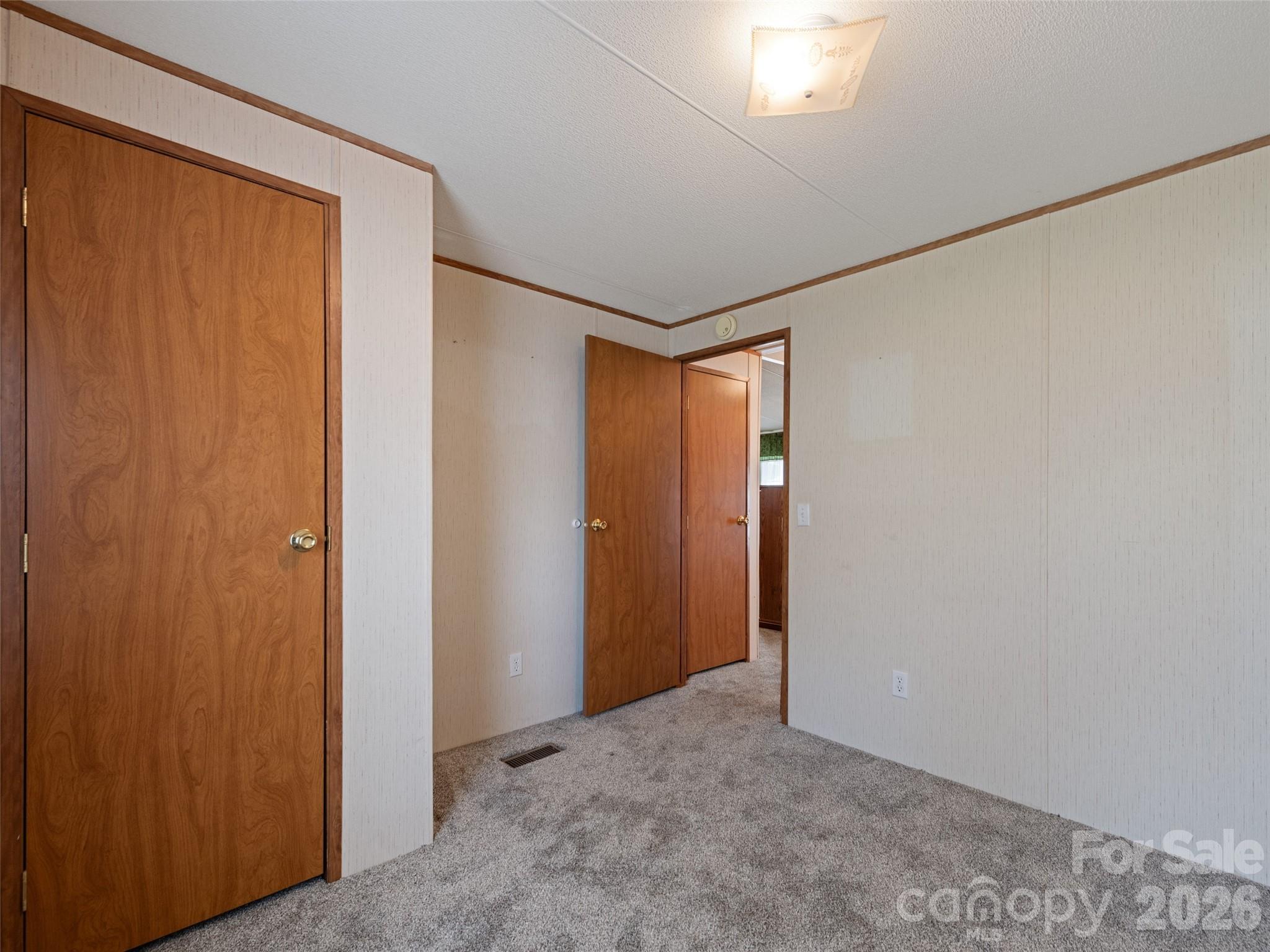 39 Spruce Street Property Photo 20