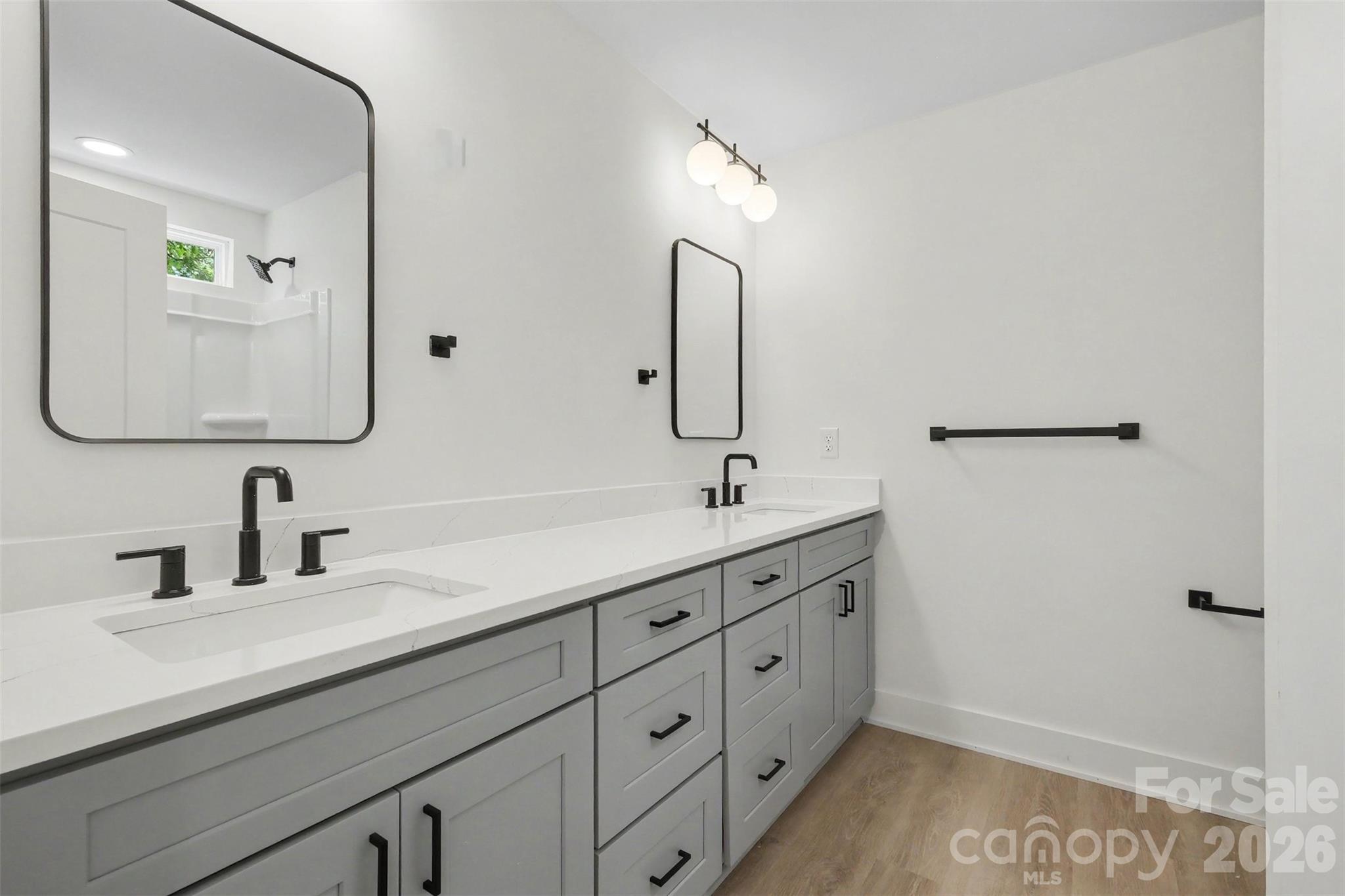 208 W Todd Lane A & B Property Photo 10