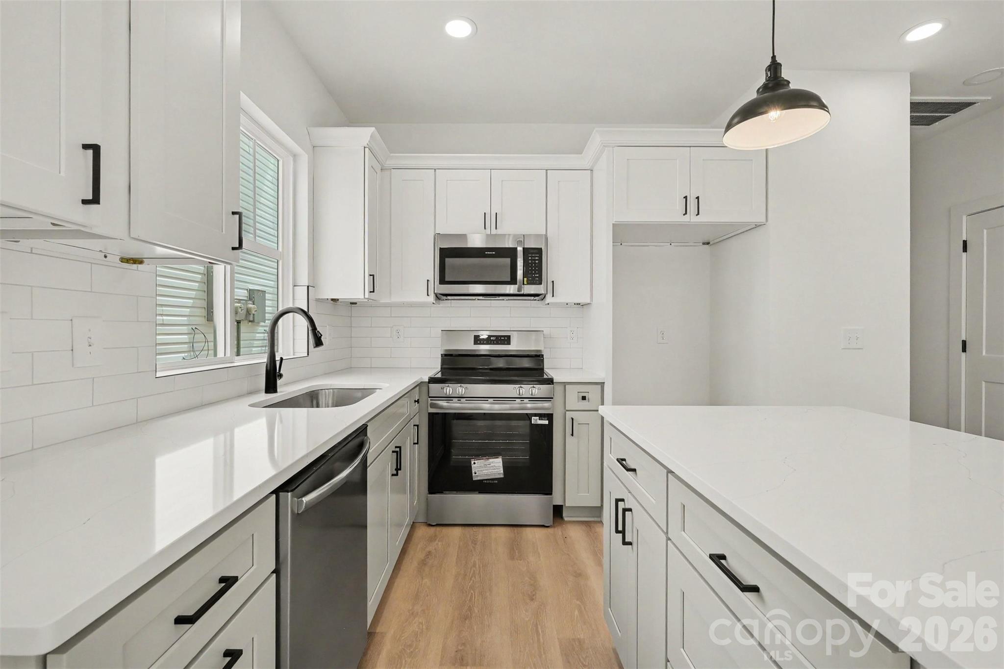 208 W Todd Lane A & B Property Photo 14
