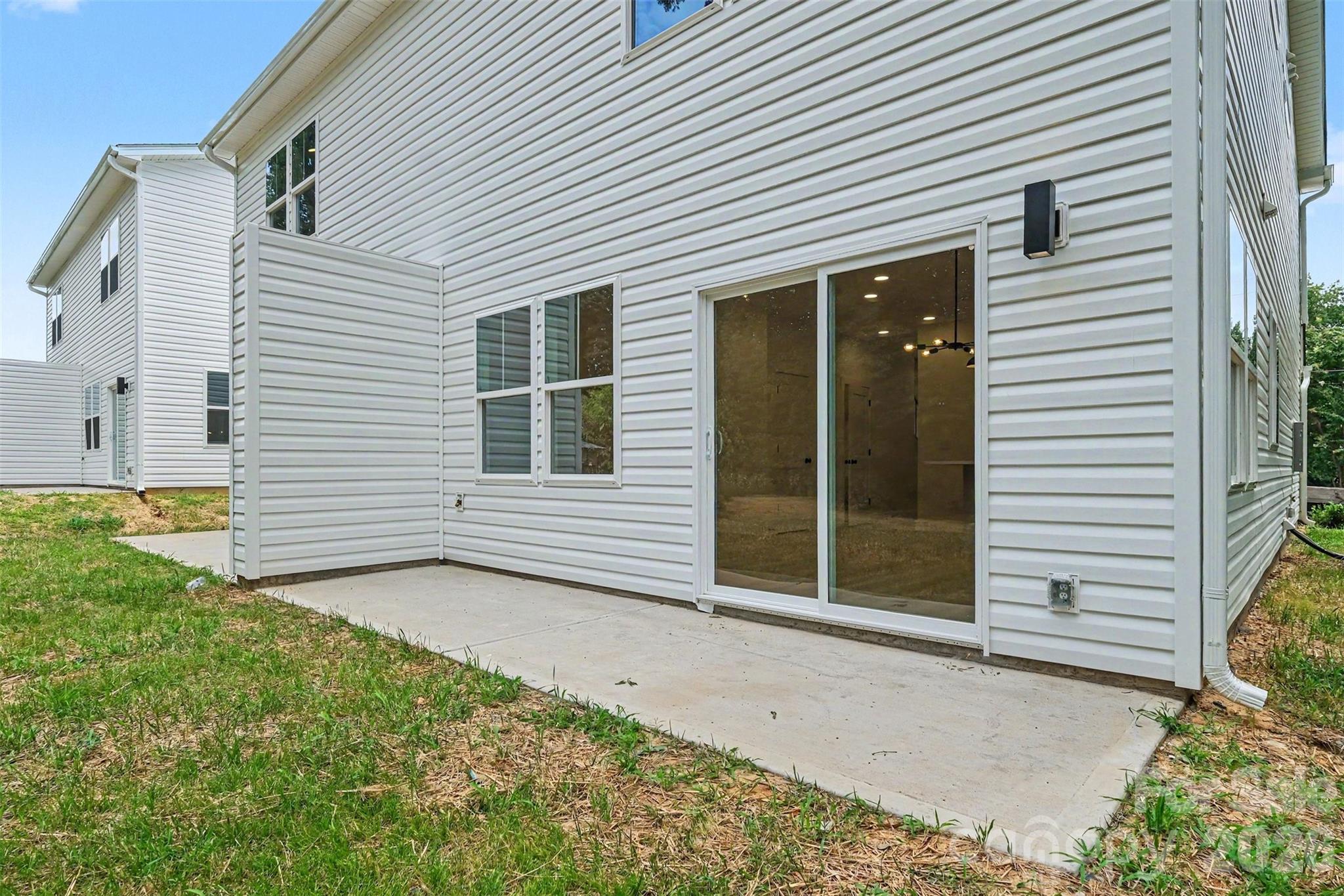 208 W Todd Lane A & B Property Photo 19