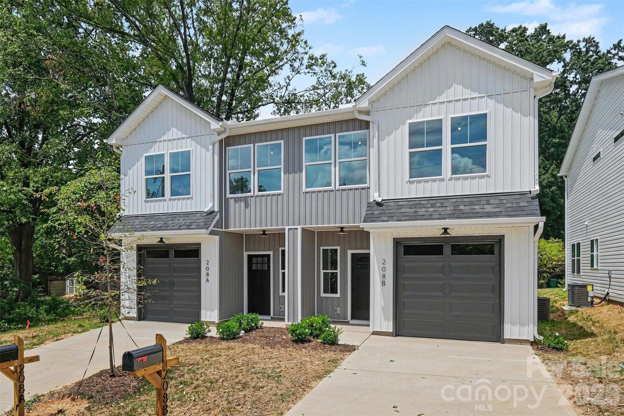 208 W Todd Lane A & B Property Photo 22