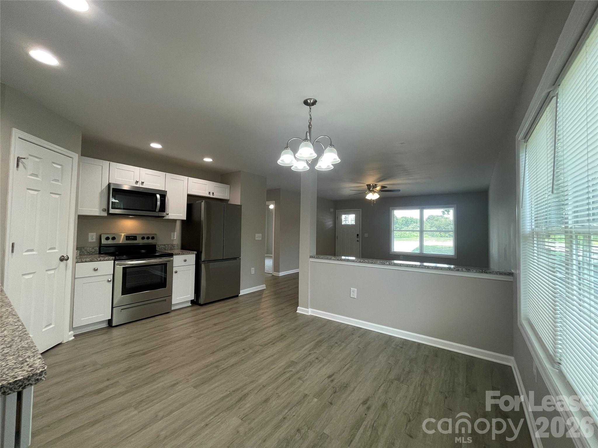 605 Frank Street Property Photo 4