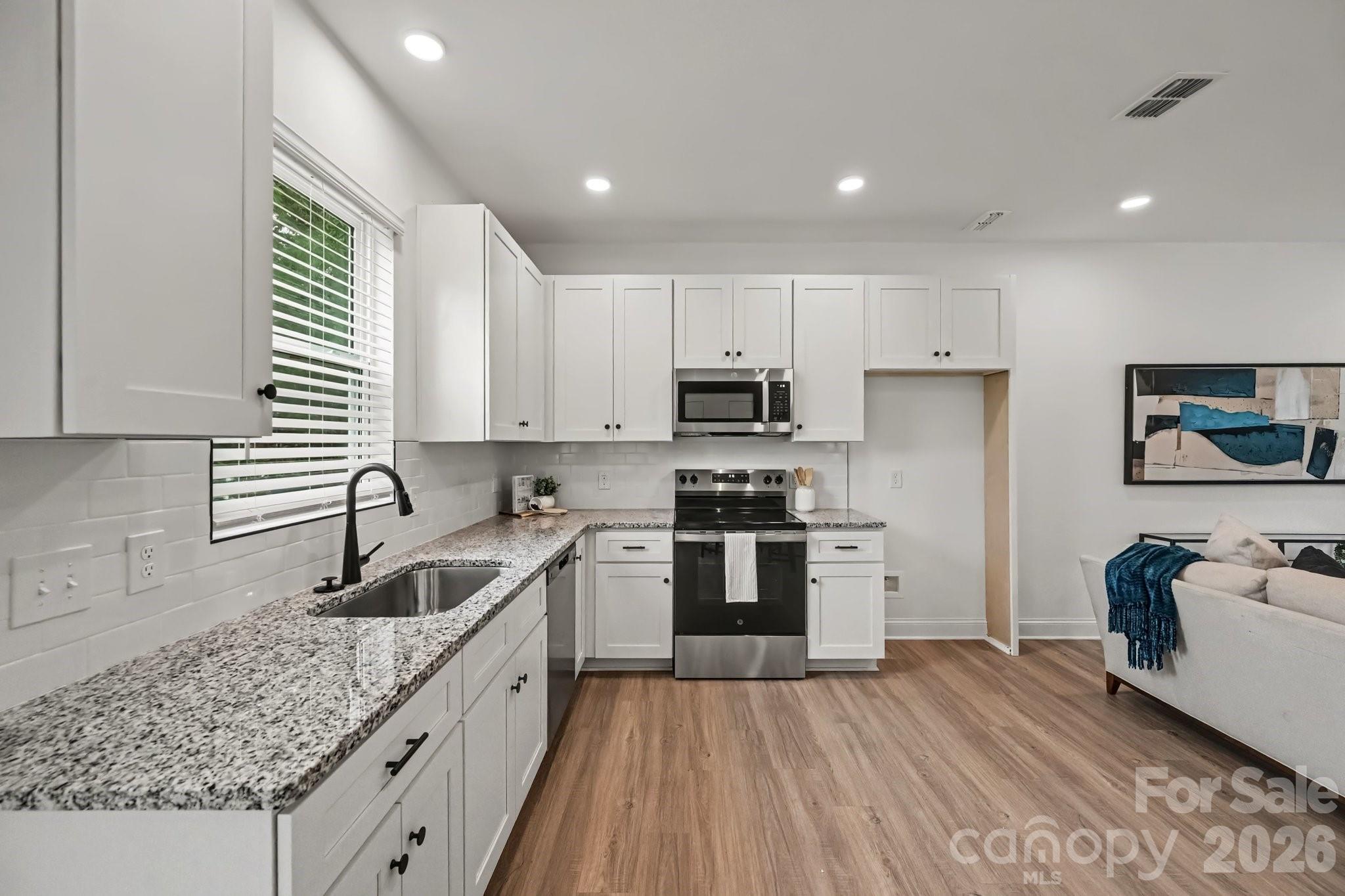 53 E 13th Street Property Photo 16
