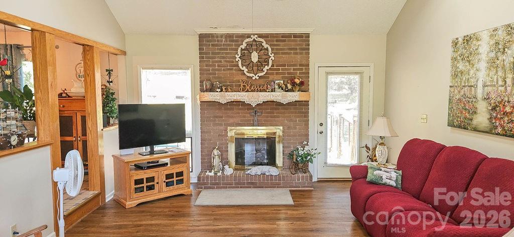 220 Sherwood Drive 22 Property Photo 4