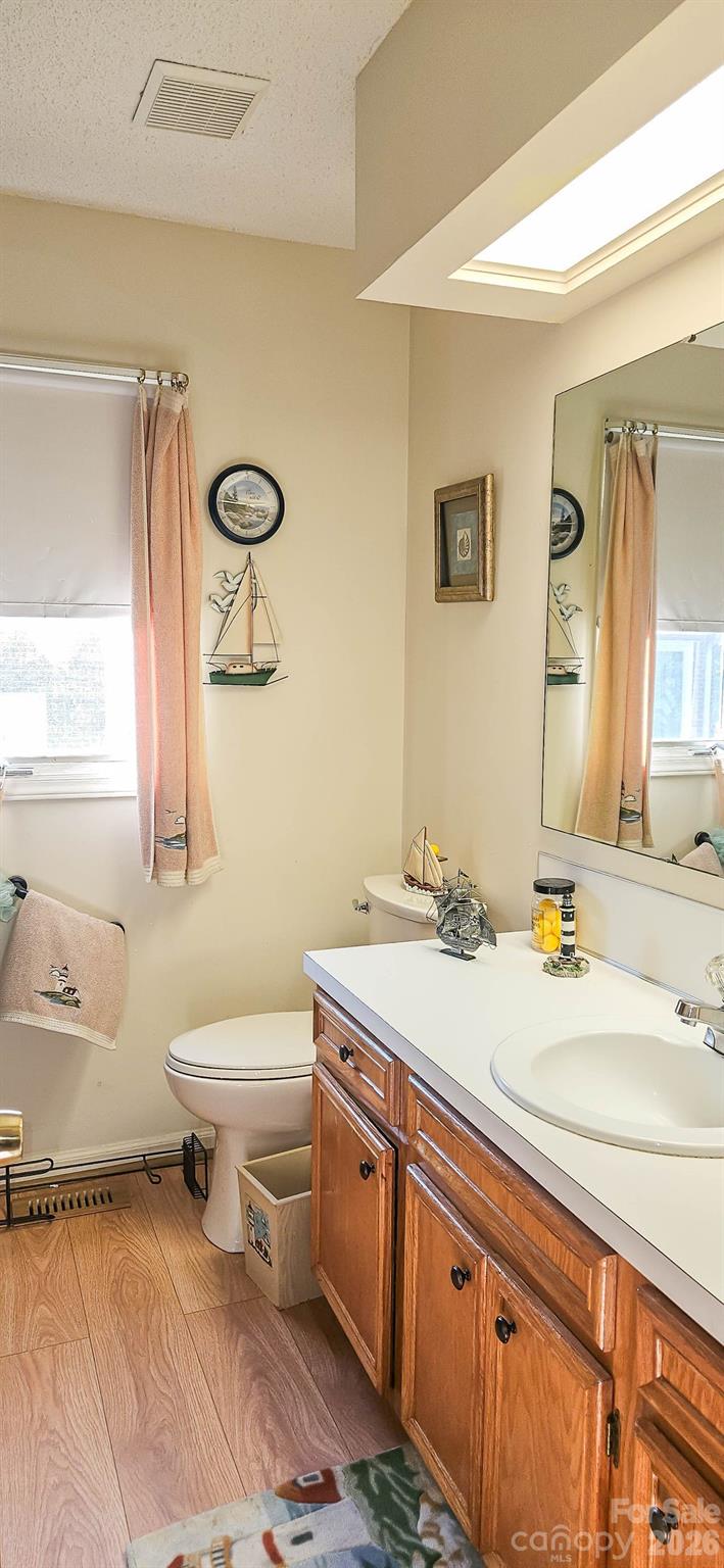 220 Sherwood Drive 22 Property Photo 8