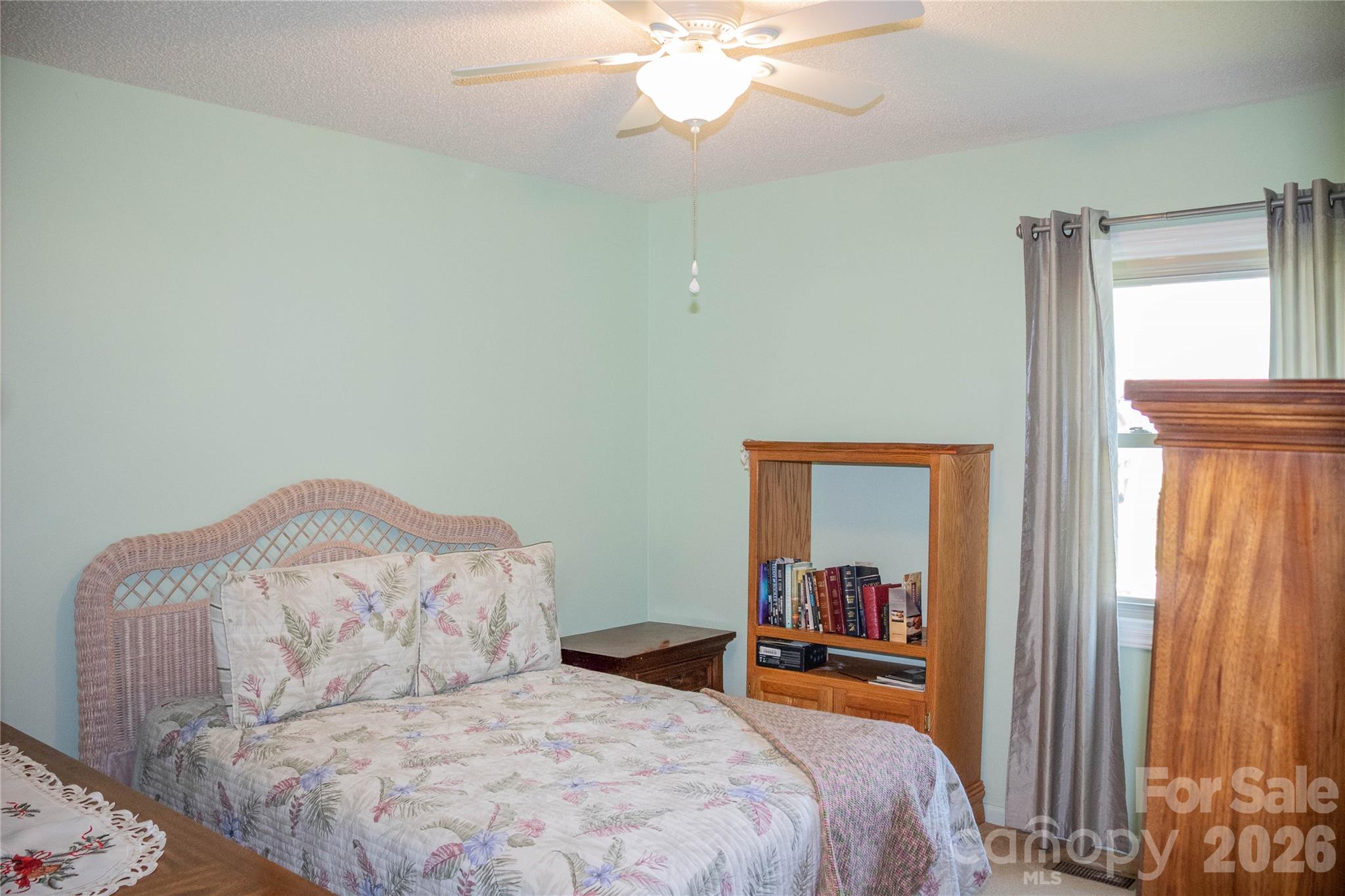 220 Sherwood Drive 22 Property Photo 9