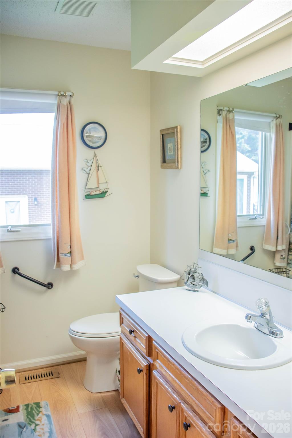 220 Sherwood Drive 22 Property Photo 12