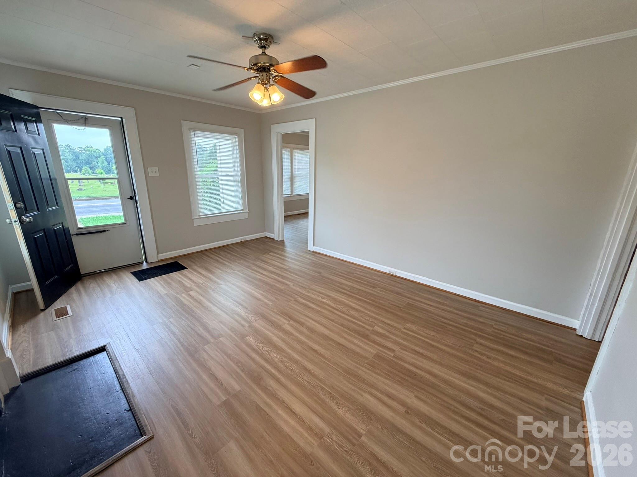 502 S Main Street Property Photo 4
