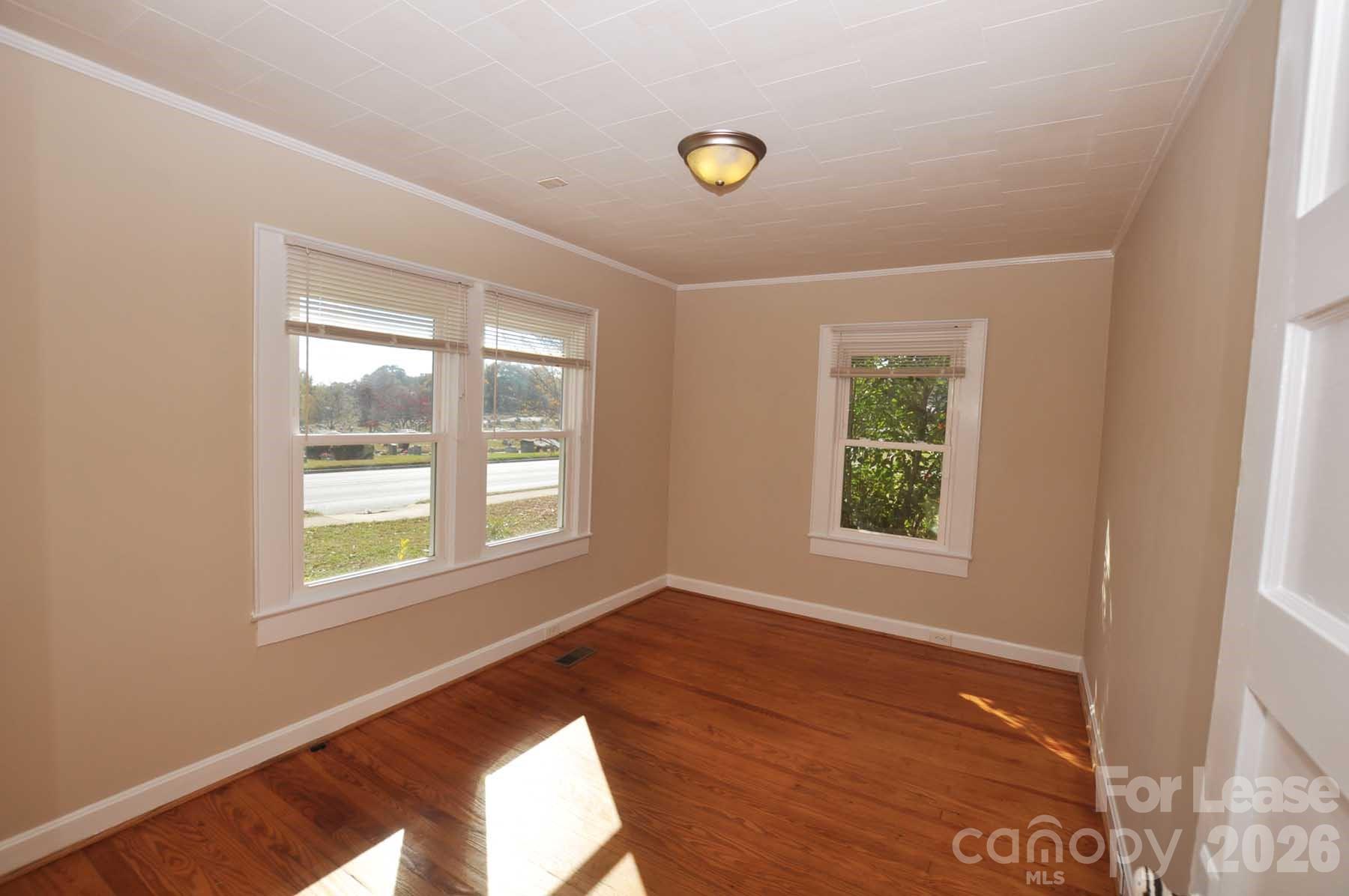 502 S Main Street Property Photo 7