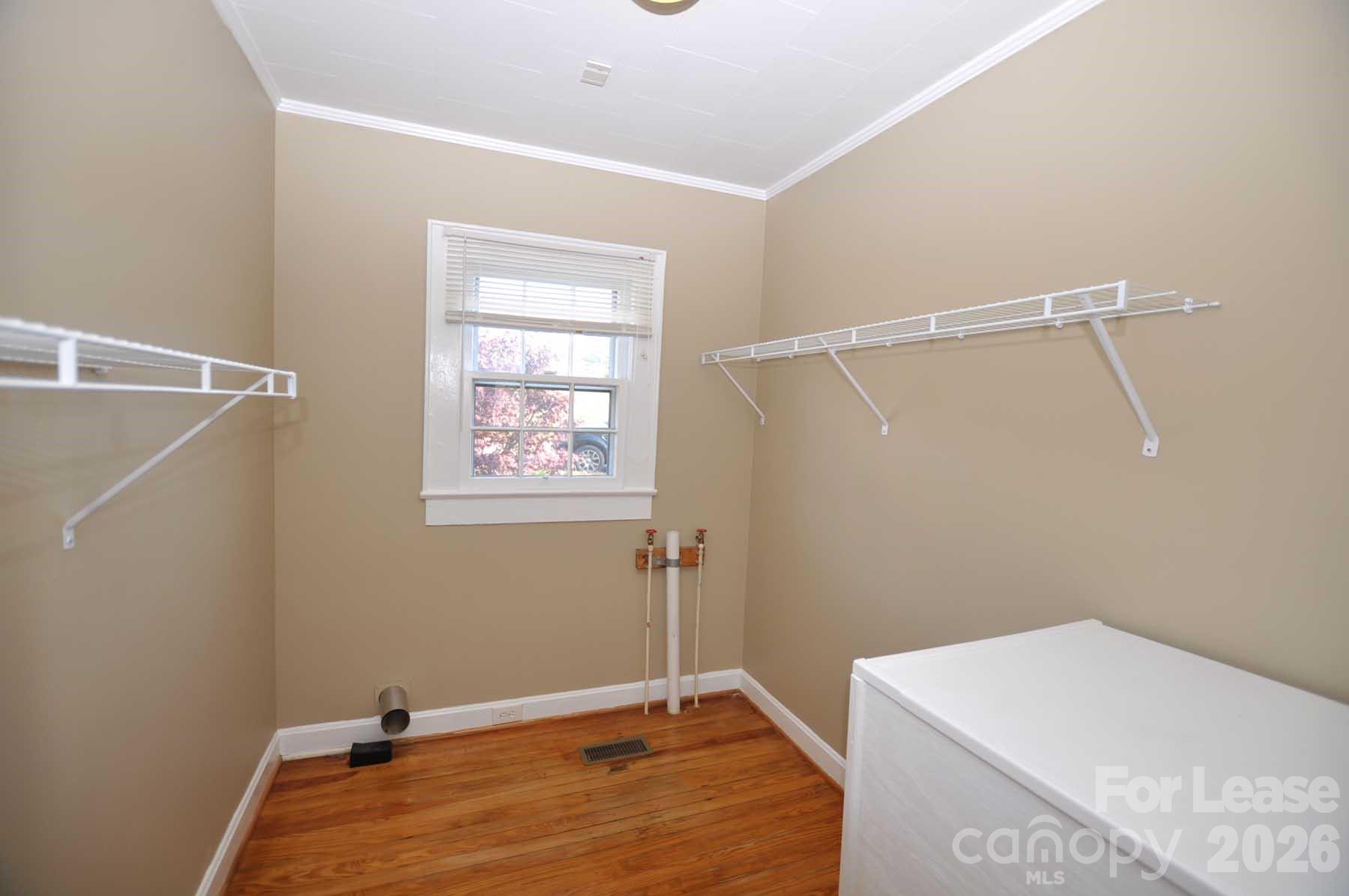 502 S Main Street Property Photo 8