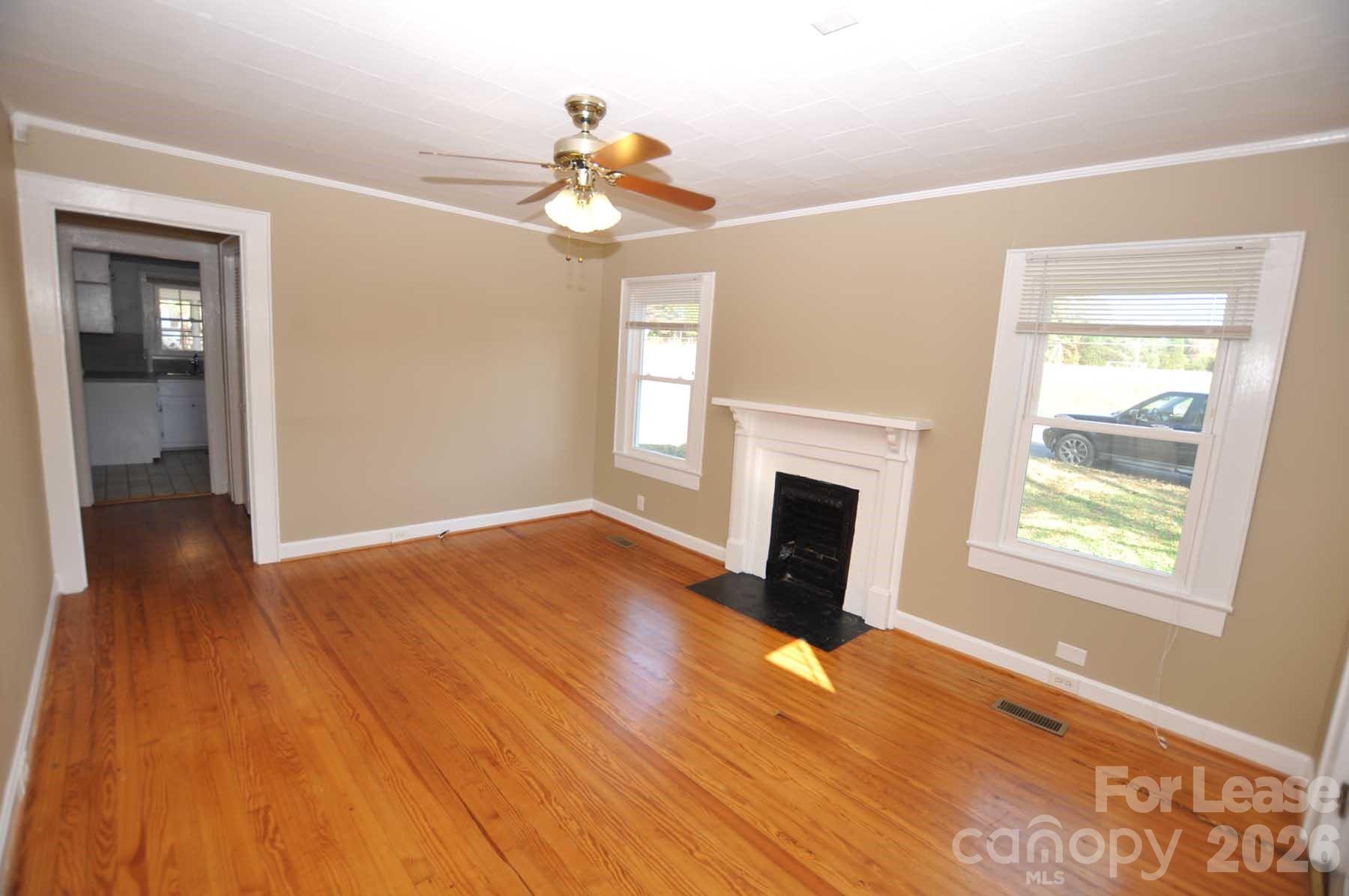 502 S Main Street Property Photo 9