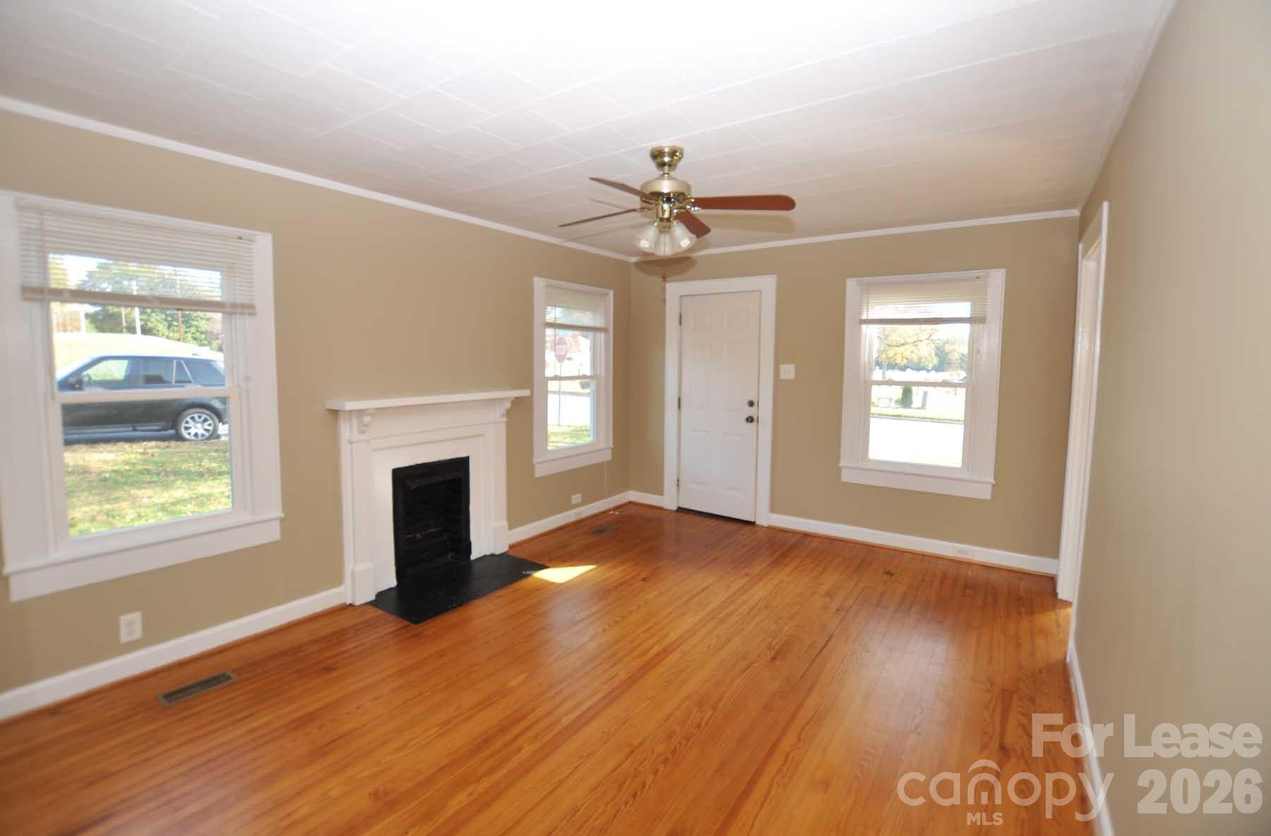 502 S Main Street Property Photo 10