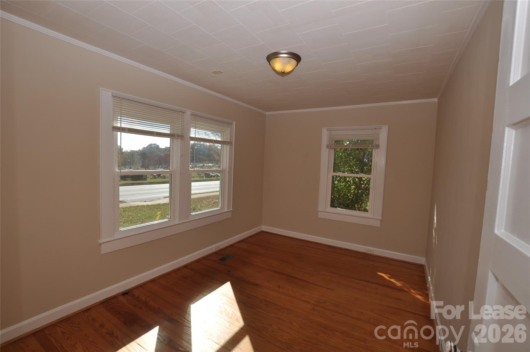 502 S Main Street Property Photo 11