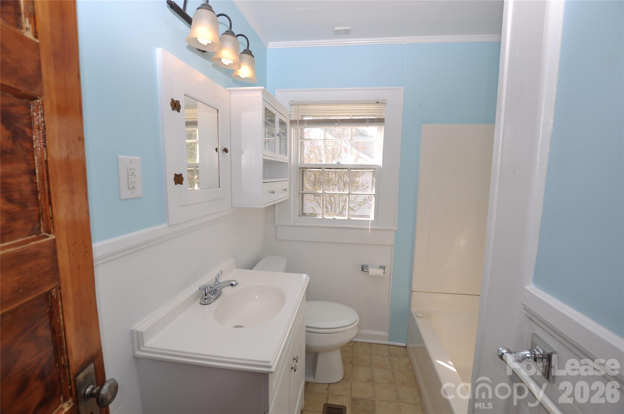 502 S Main Street Property Photo 13