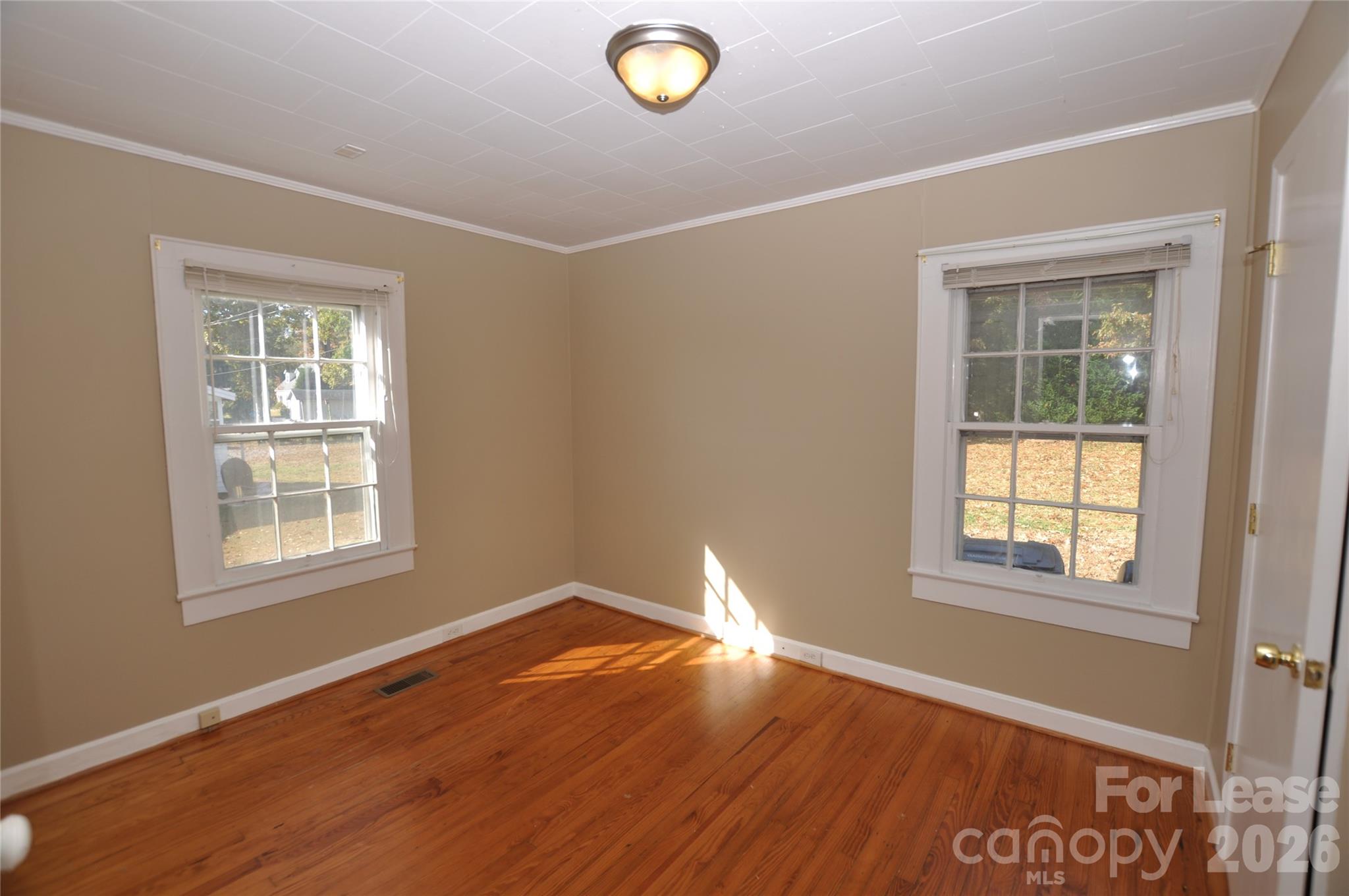502 S Main Street Property Photo 14