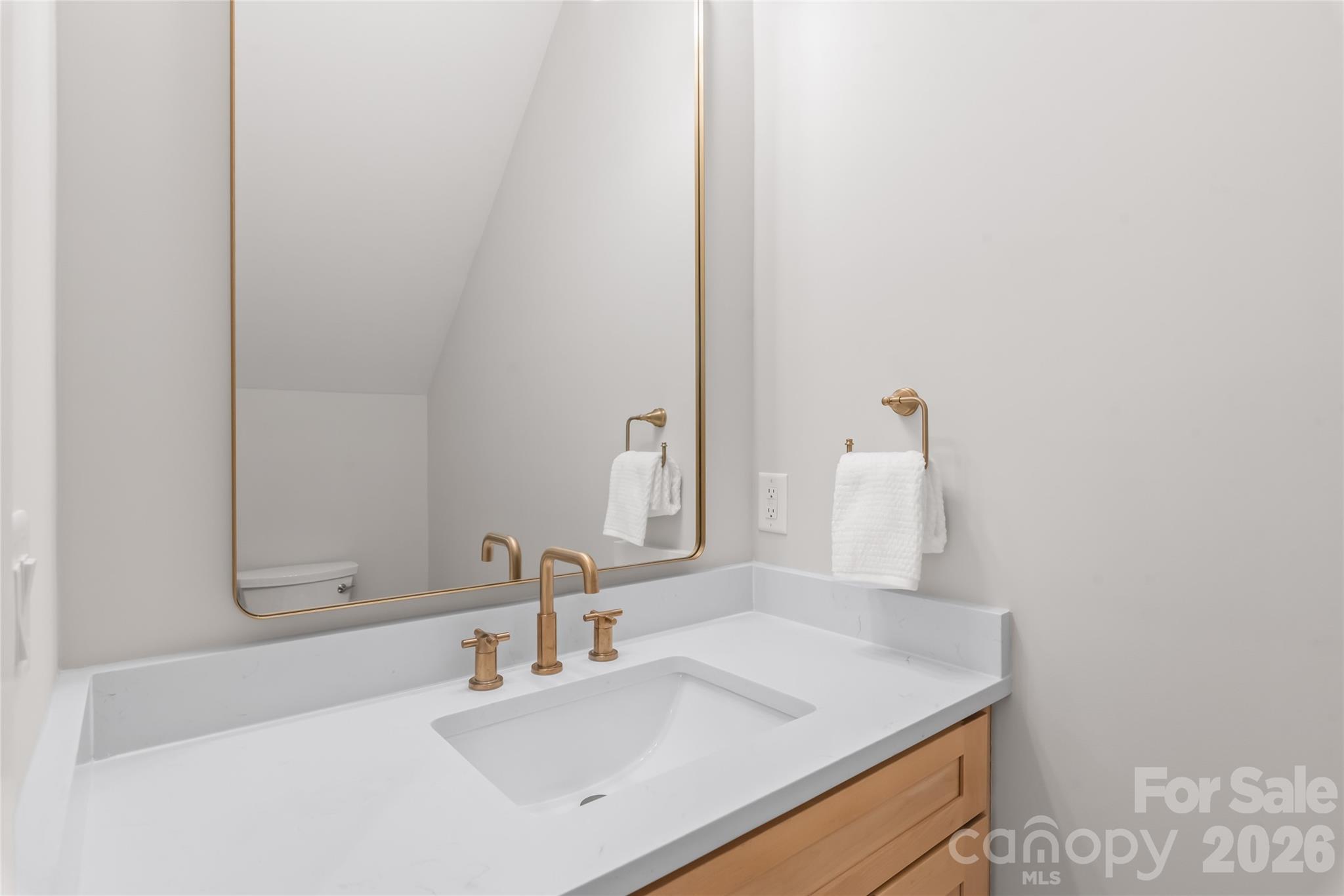 112 Cherokee Lane Property Photo 23