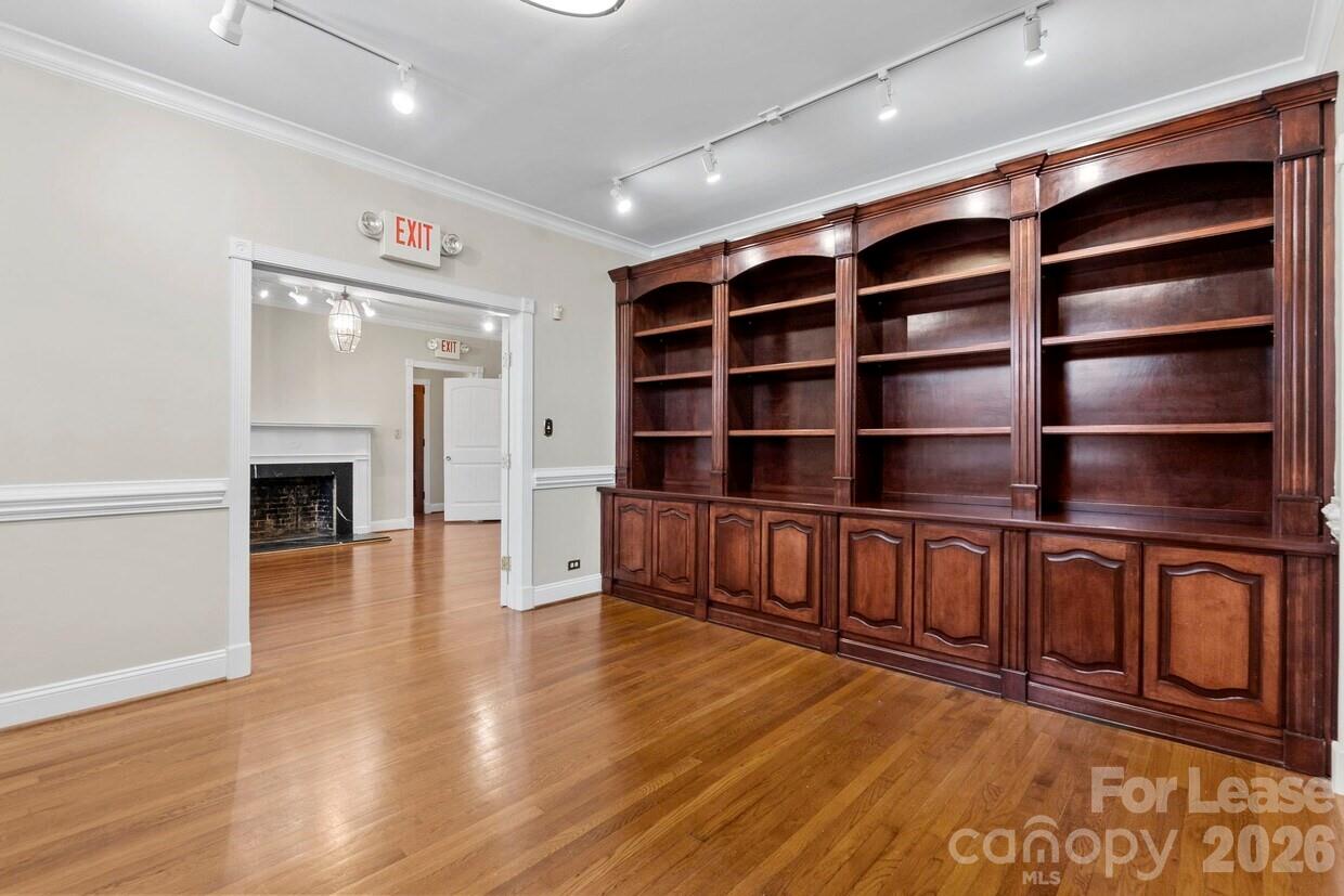 408 N White Street Property Photo 5