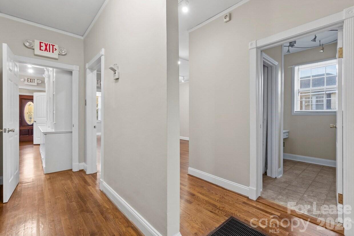408 N White Street Property Photo 8