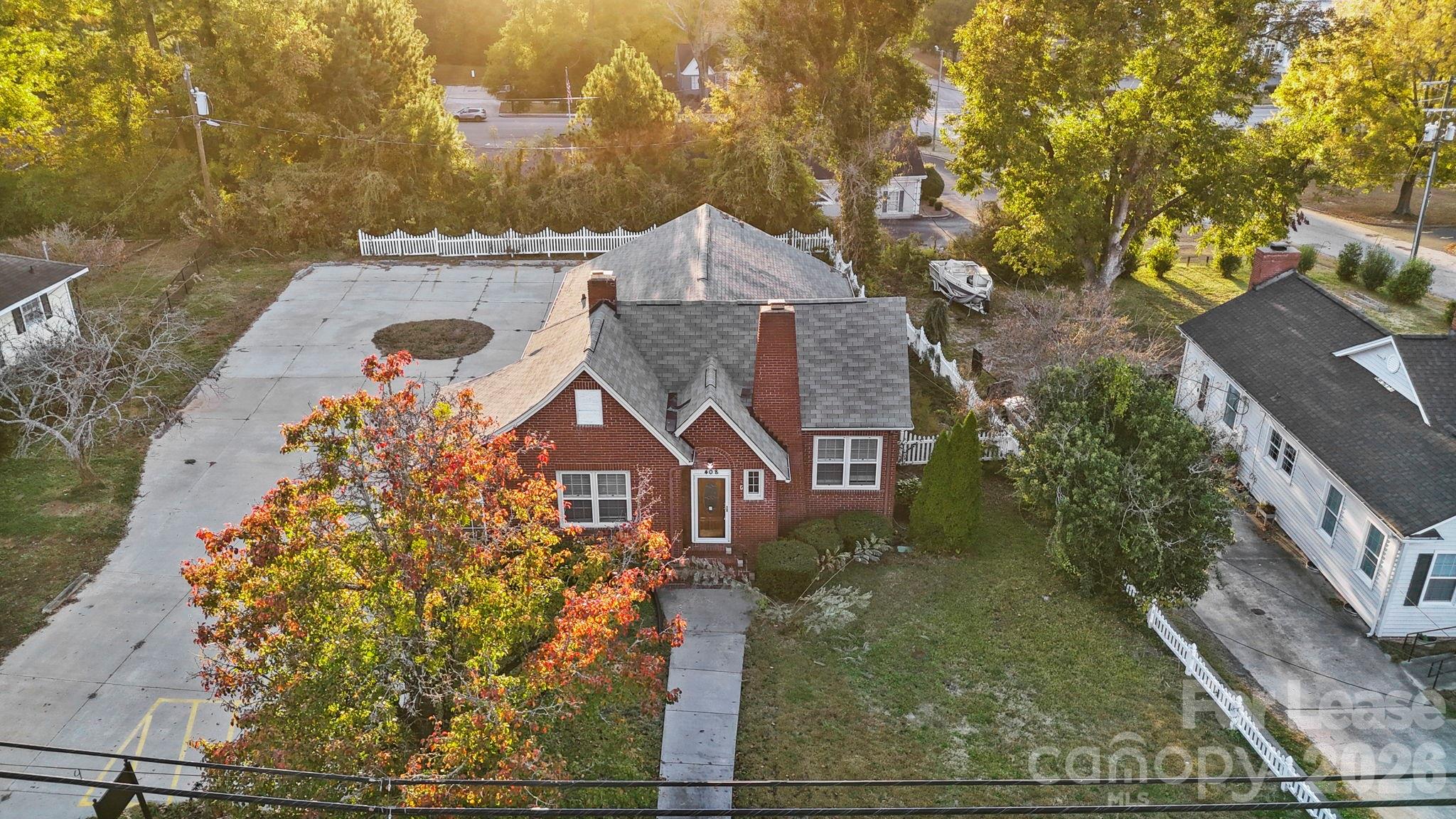 408 N White Street Property Photo 10