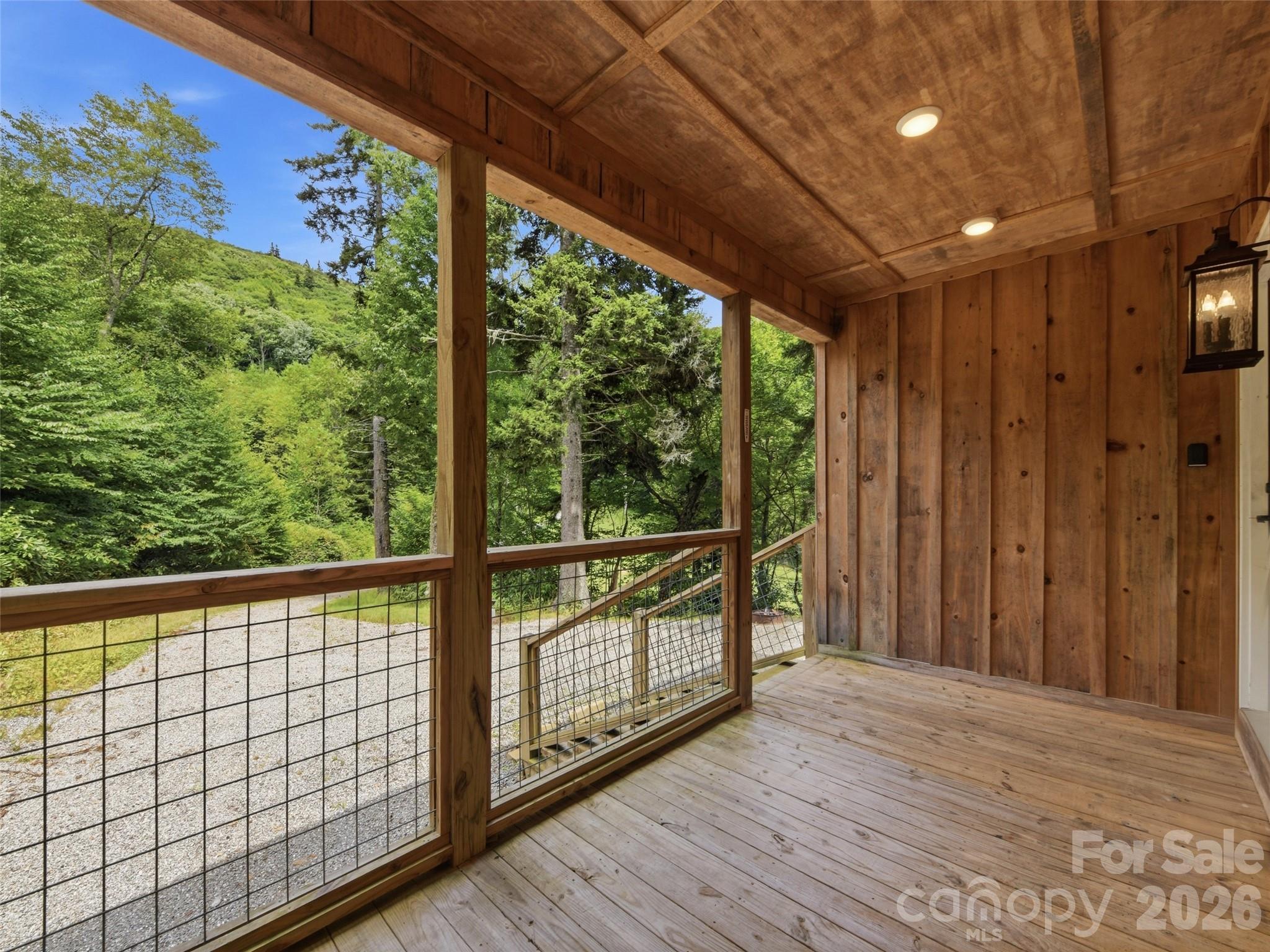 261 Yonah Drive Property Photo 4