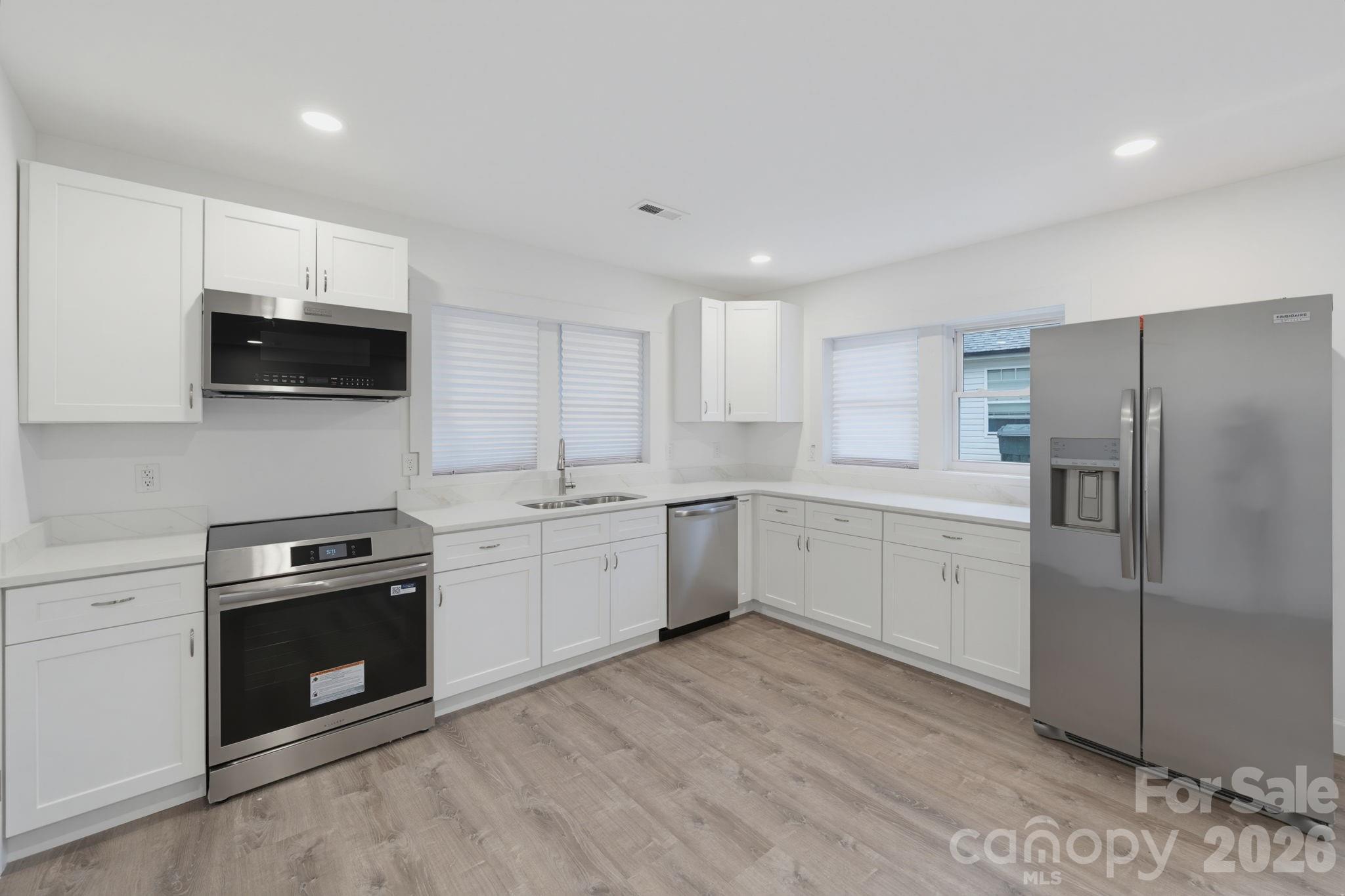 2211 Second Street Property Photo 1