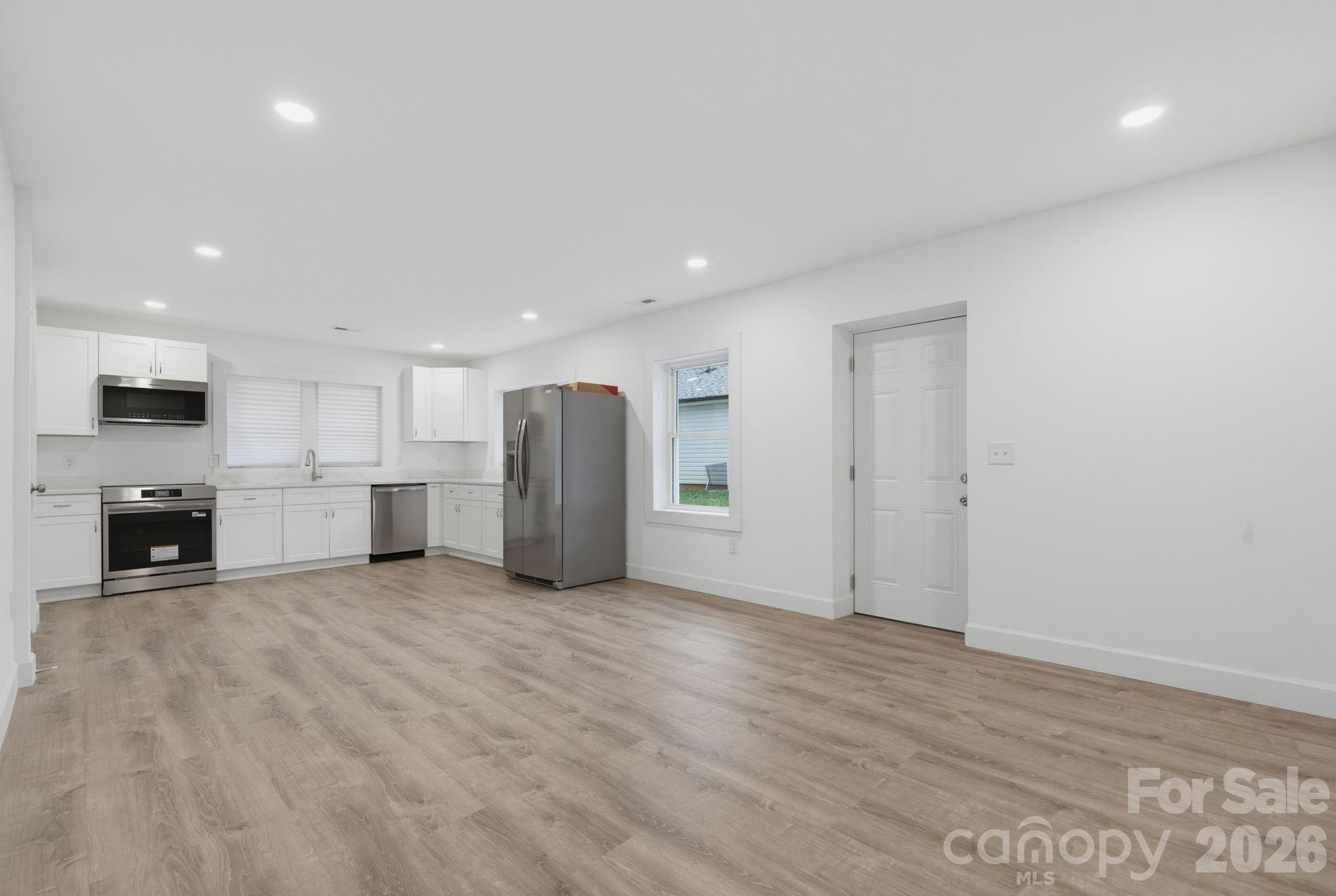 2211 Second Street Property Photo 2