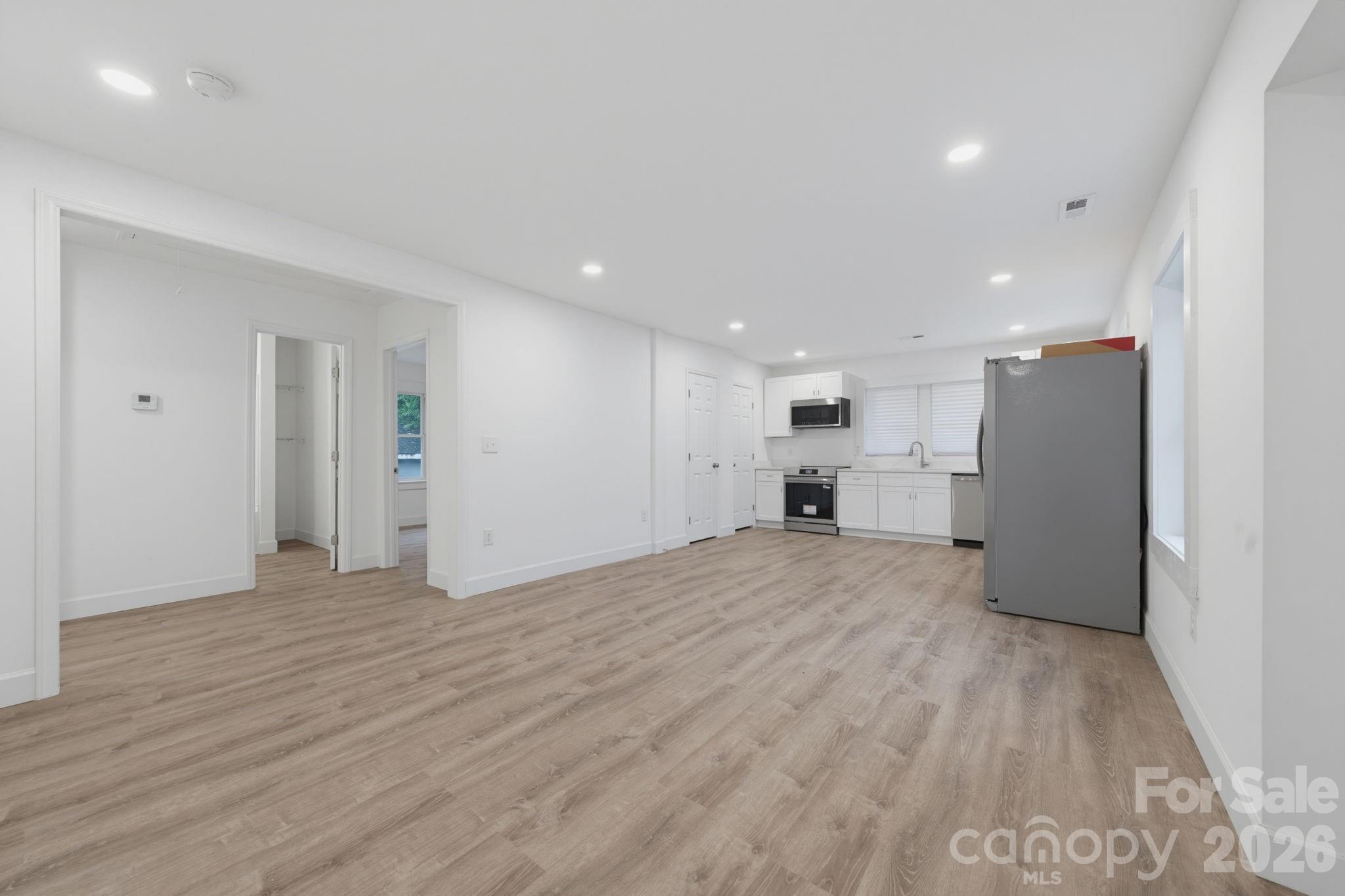 2211 Second Street Property Photo 3