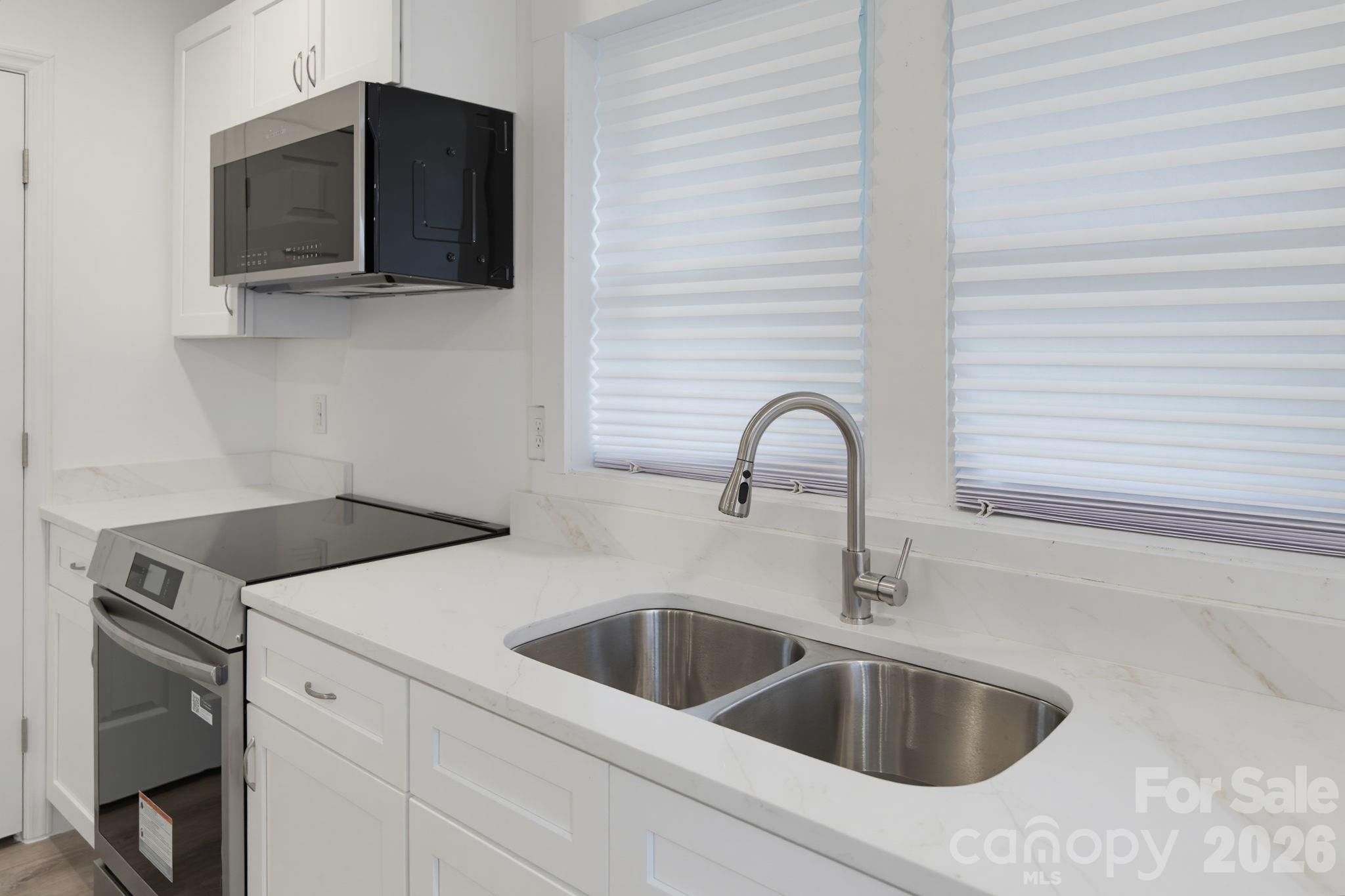 2211 Second Street Property Photo 6