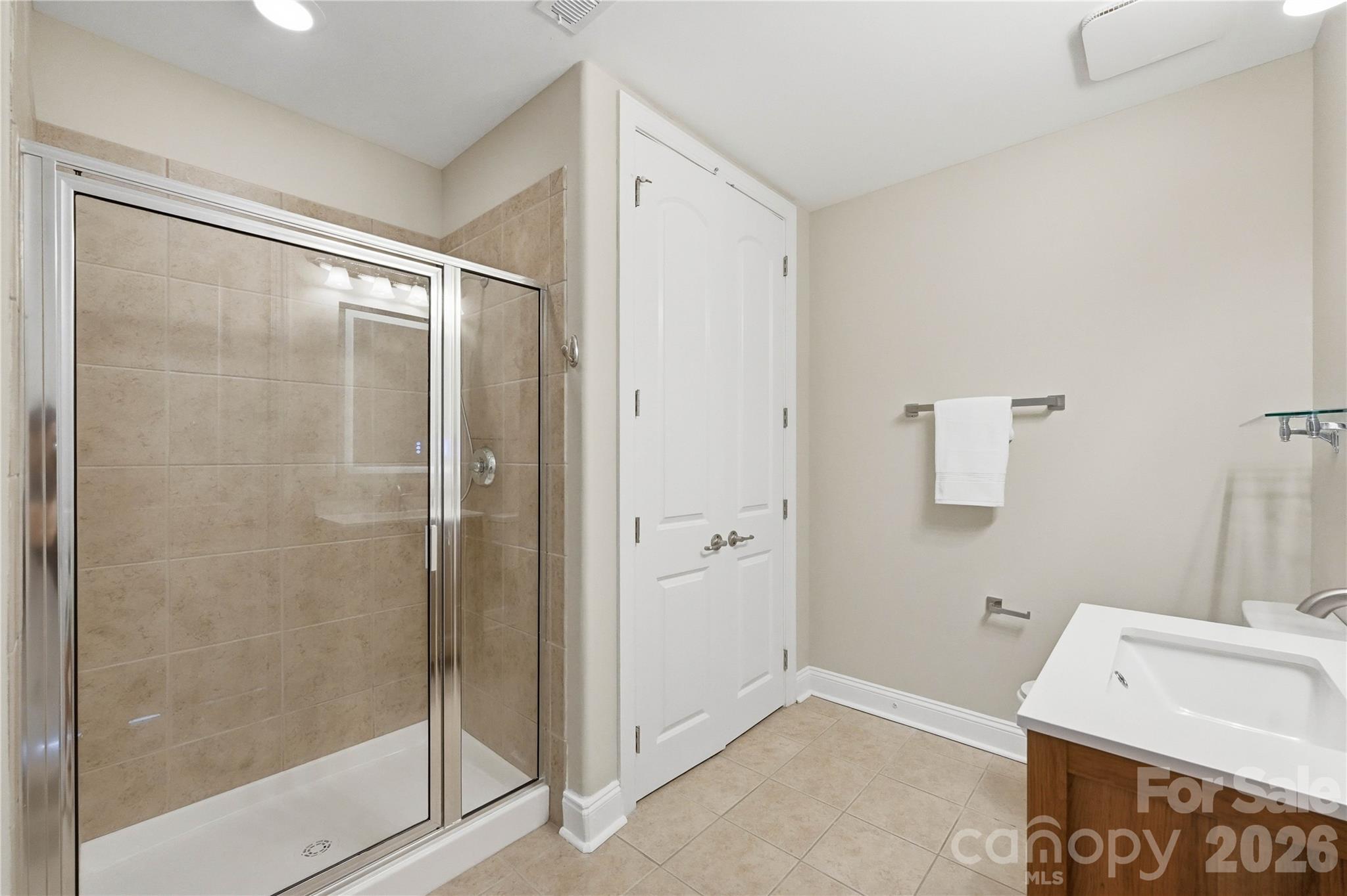 4625 Piedmont Row Drive 401 Property Photo 19