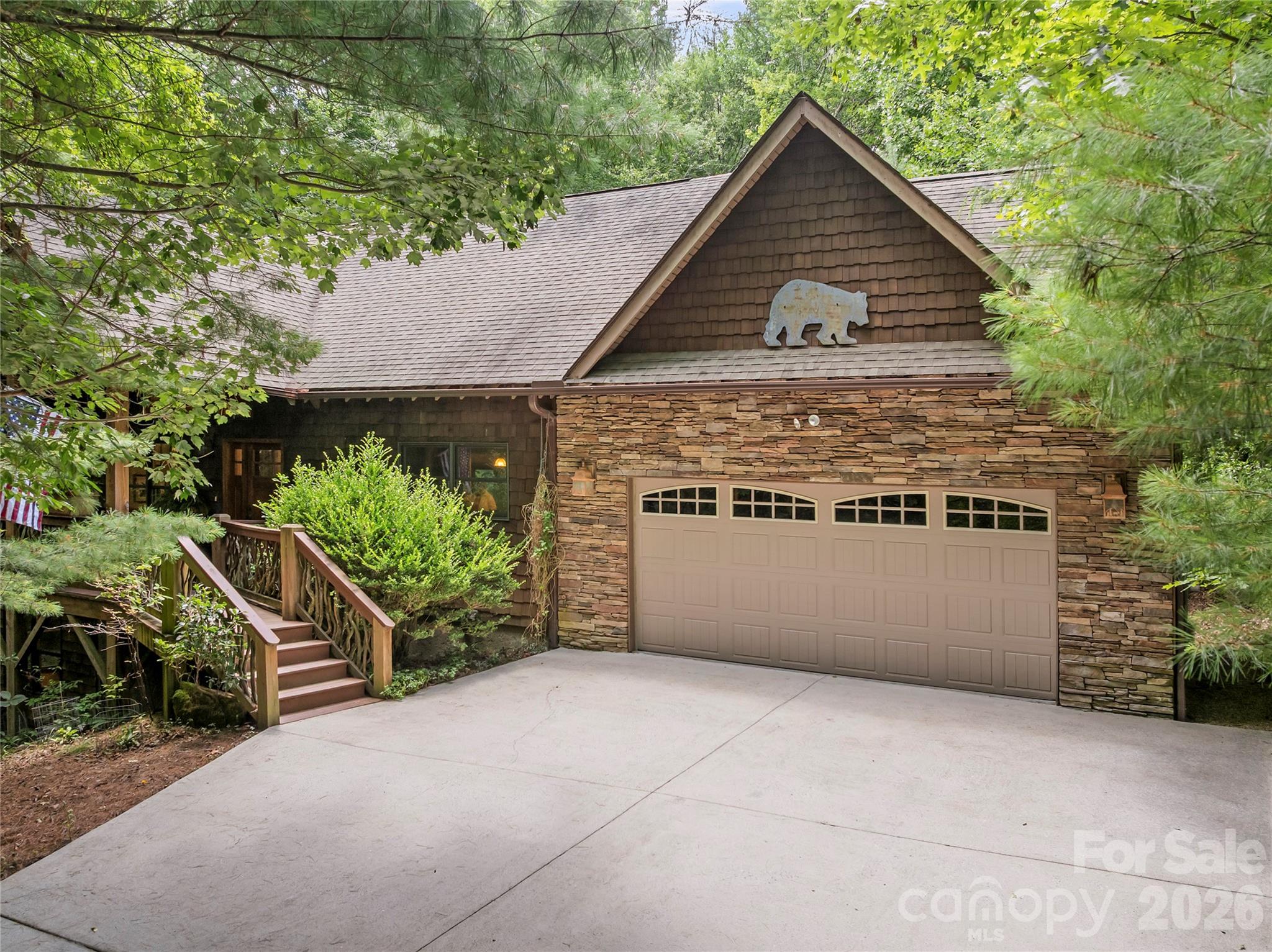 129 Nodatsi Court Property Photo 4