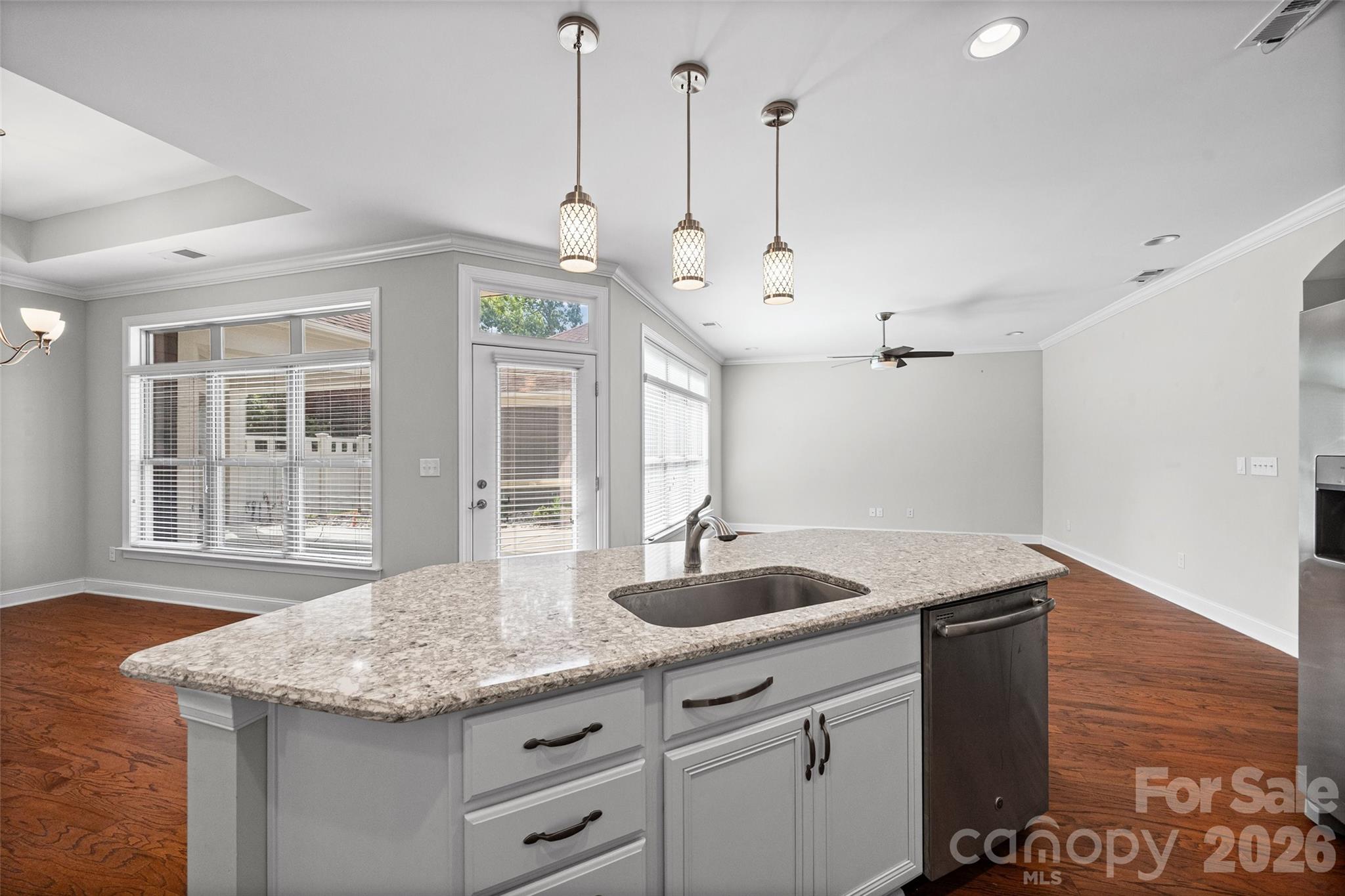 1140 Avalon Place Property Photo 4