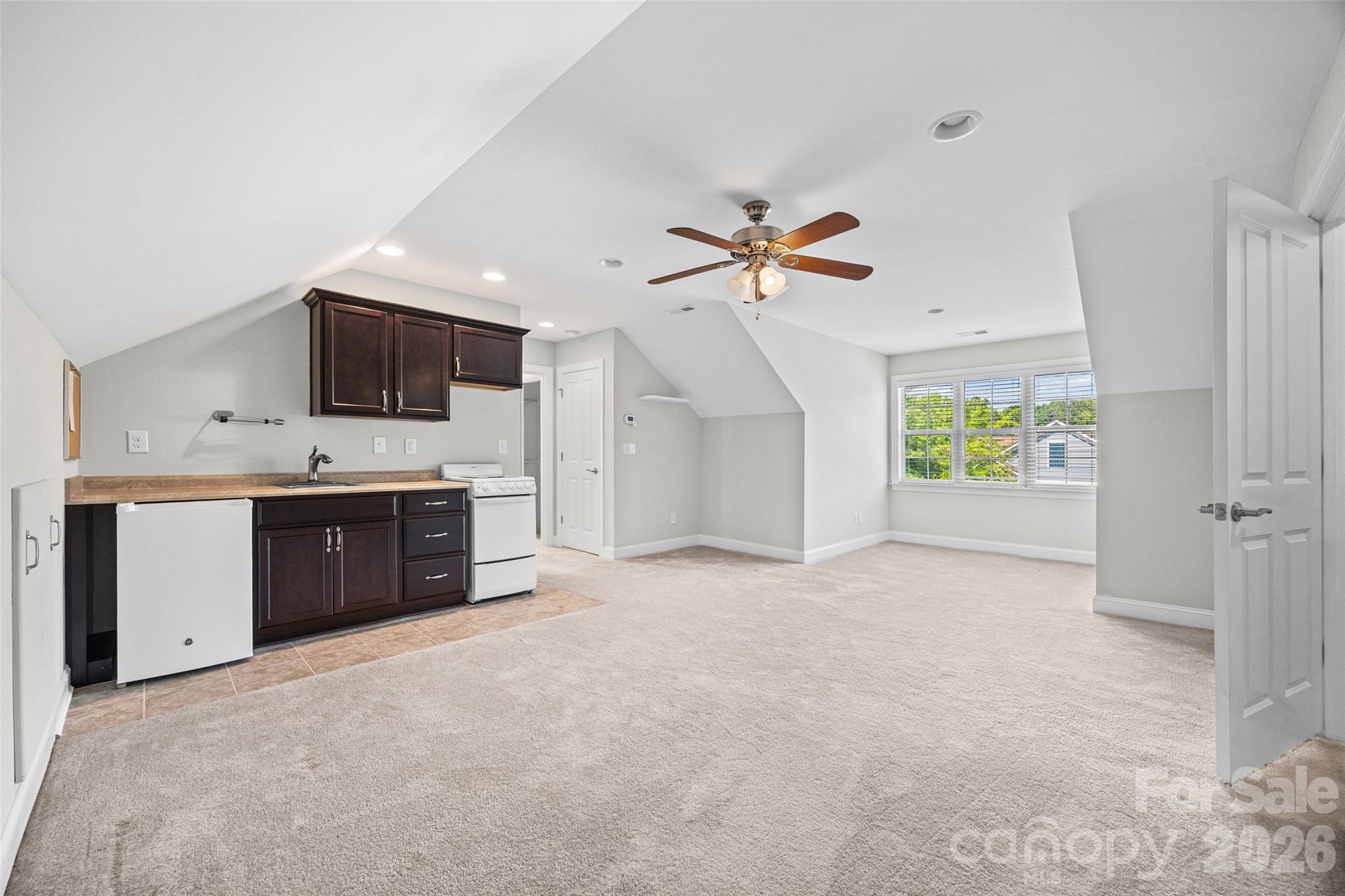 1140 Avalon Place Property Photo 26