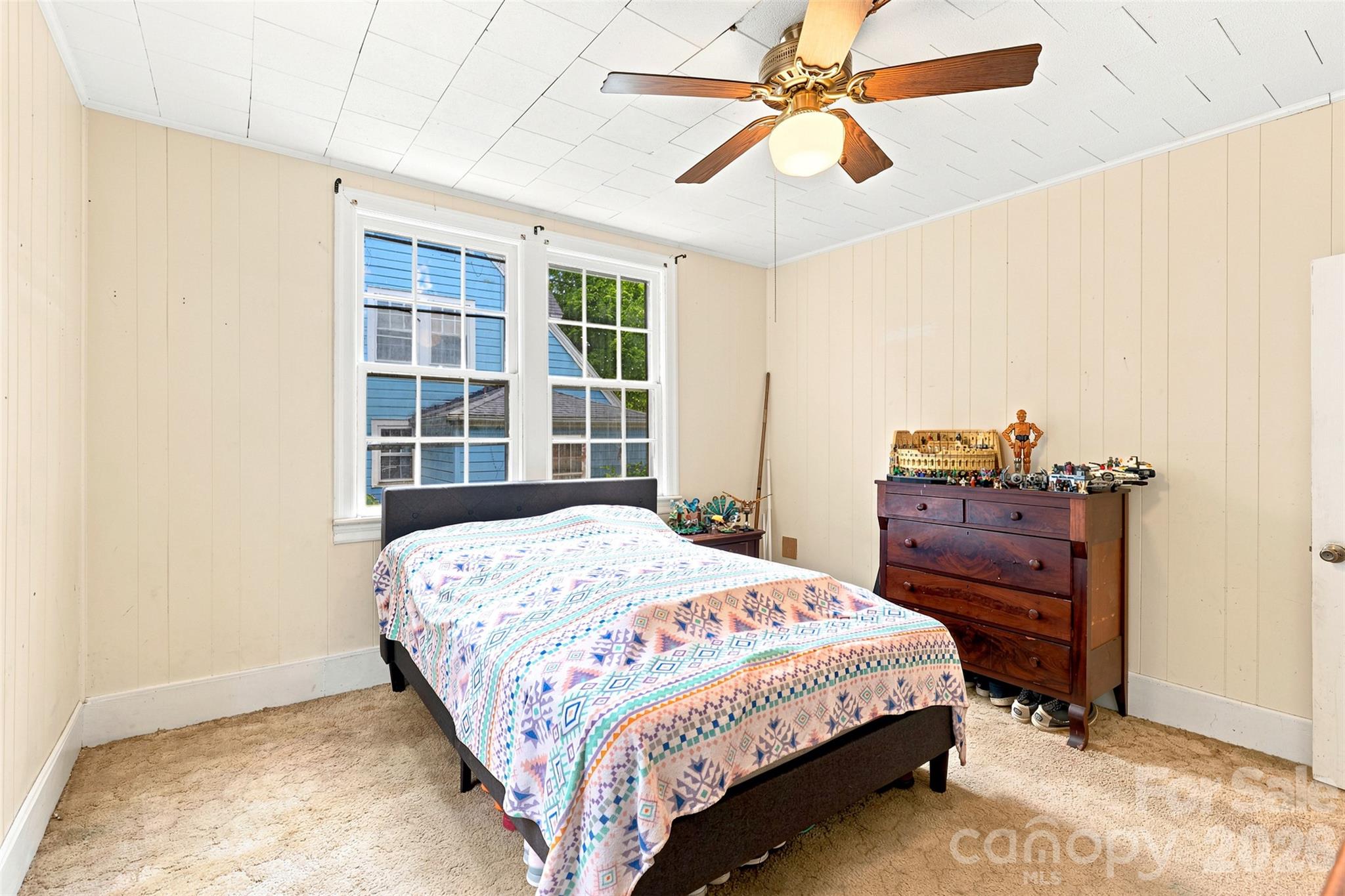 704 N Washington Street Property Photo 11