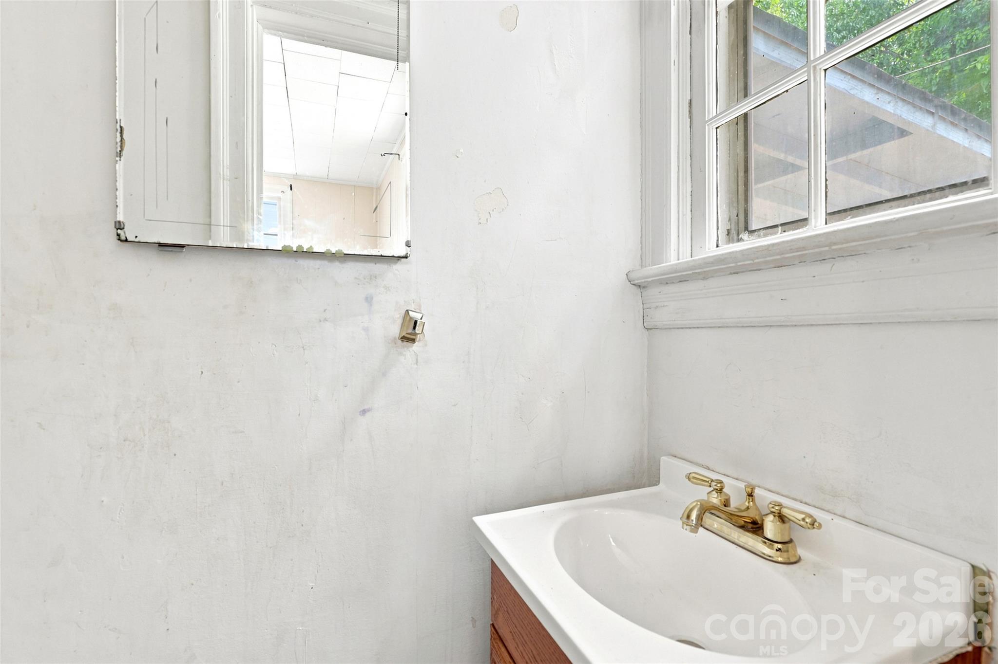 704 N Washington Street Property Photo 13