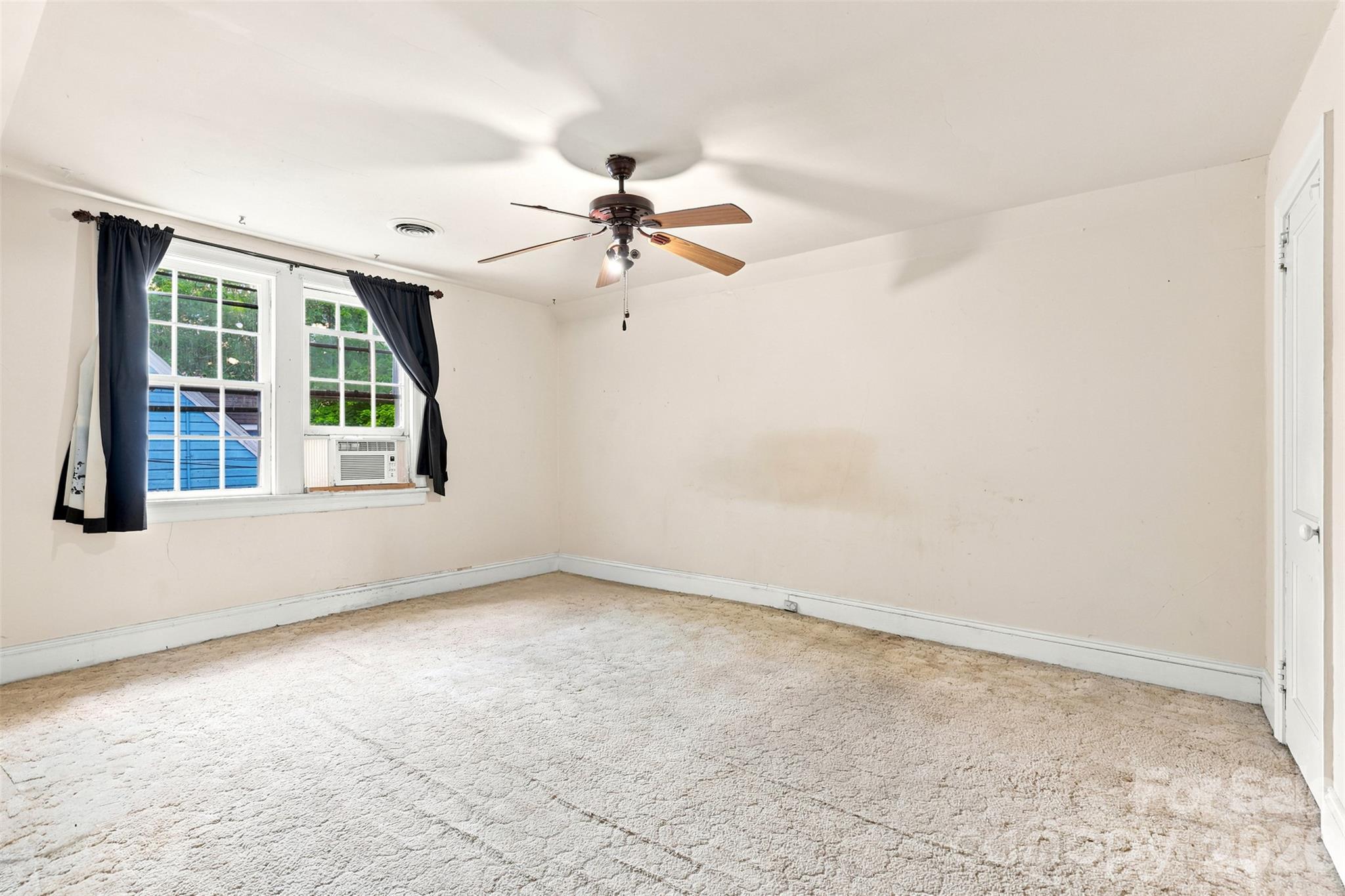 704 N Washington Street Property Photo 18
