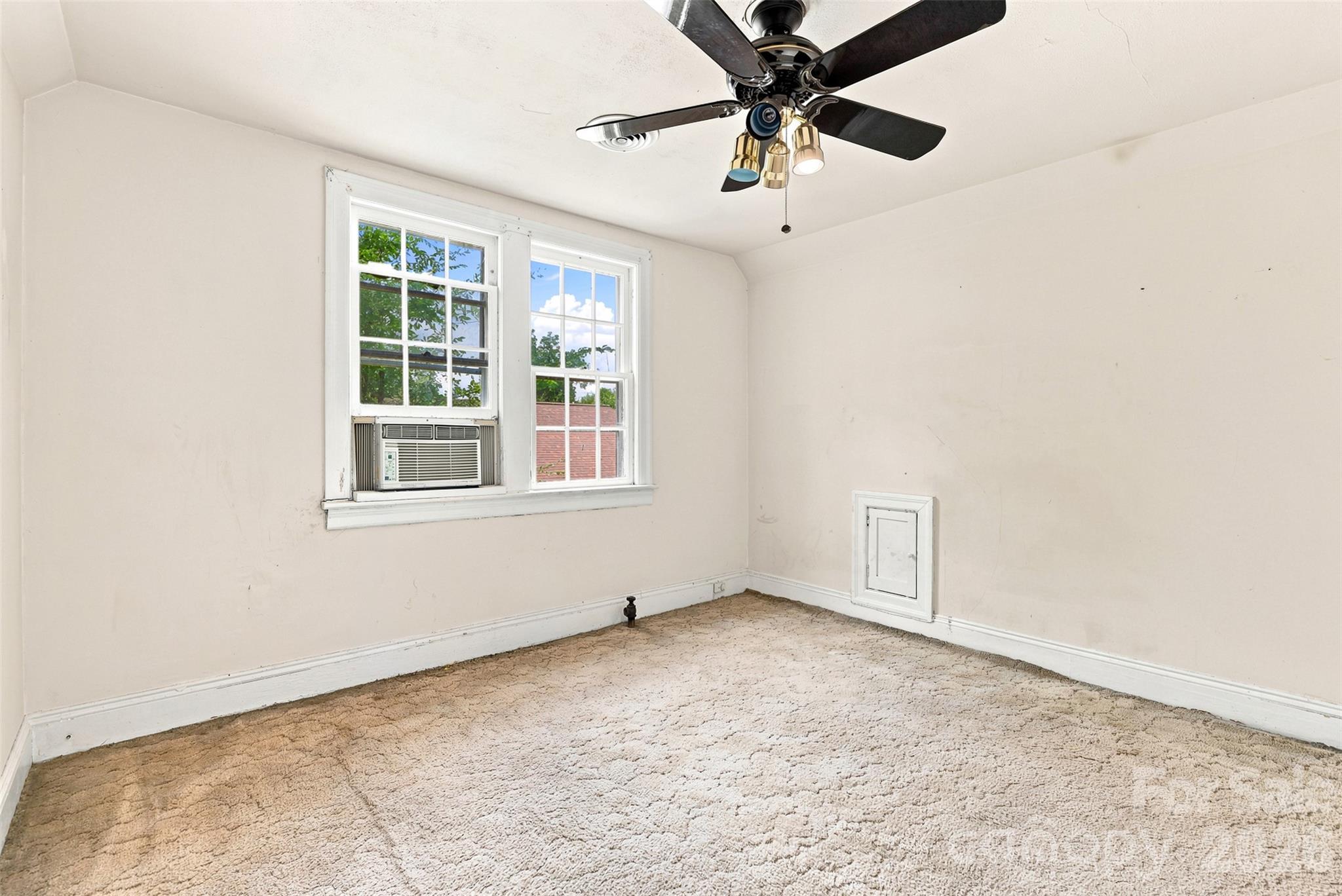 704 N Washington Street Property Photo 20
