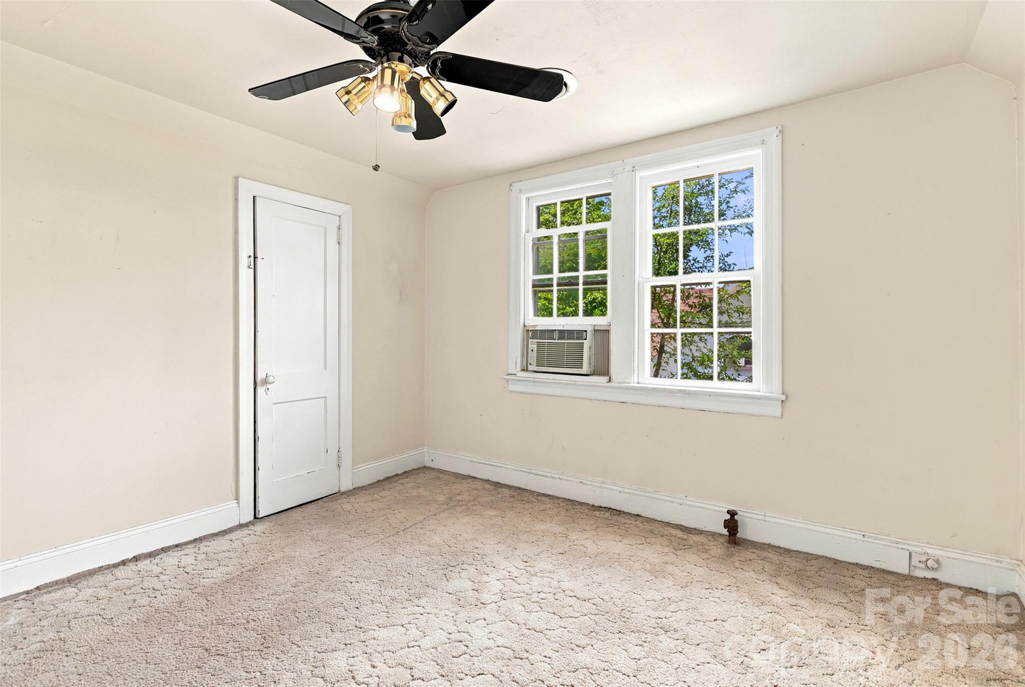 704 N Washington Street Property Photo 21