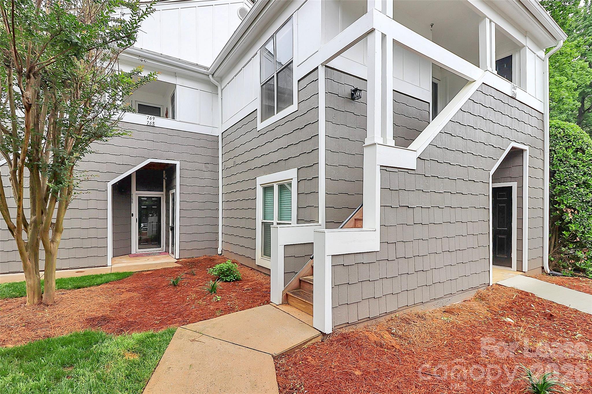 767 Southwest Drive Property Photo 1