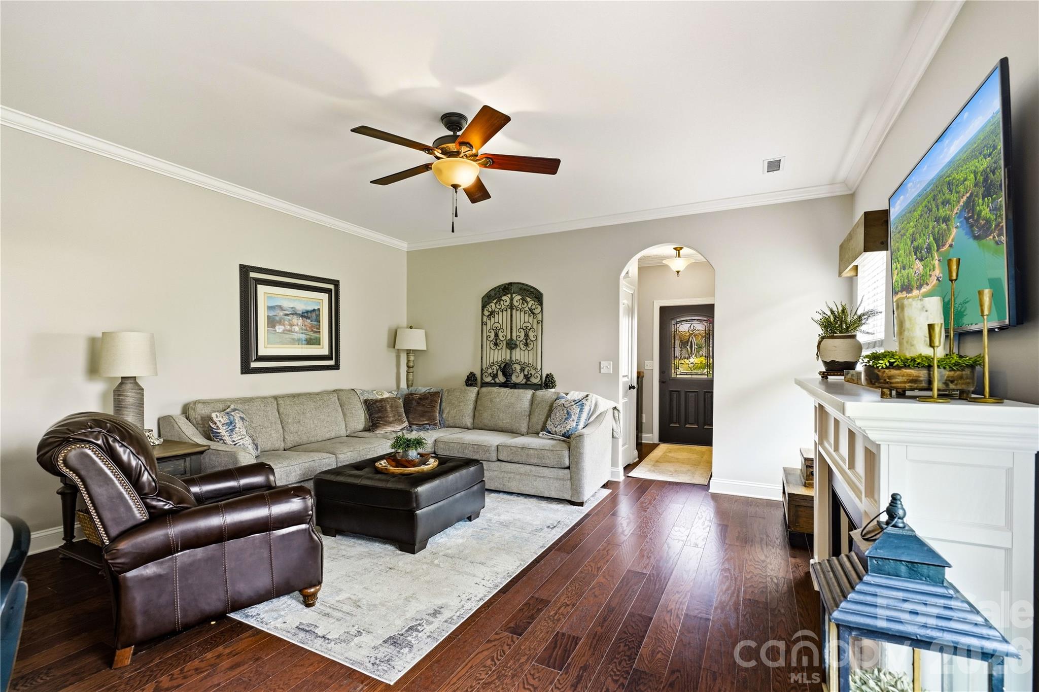 192 Aztec Circle Property Photo 3