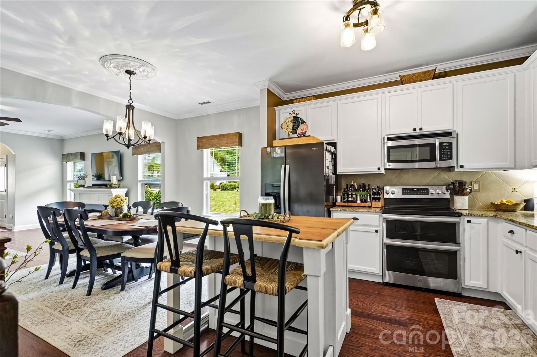 192 Aztec Circle Property Photo 6