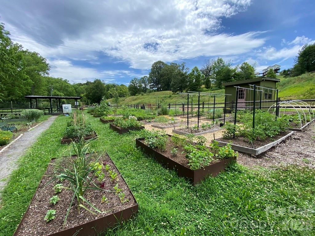 48 Sweet Fern Parkway 59 Property Photo 13