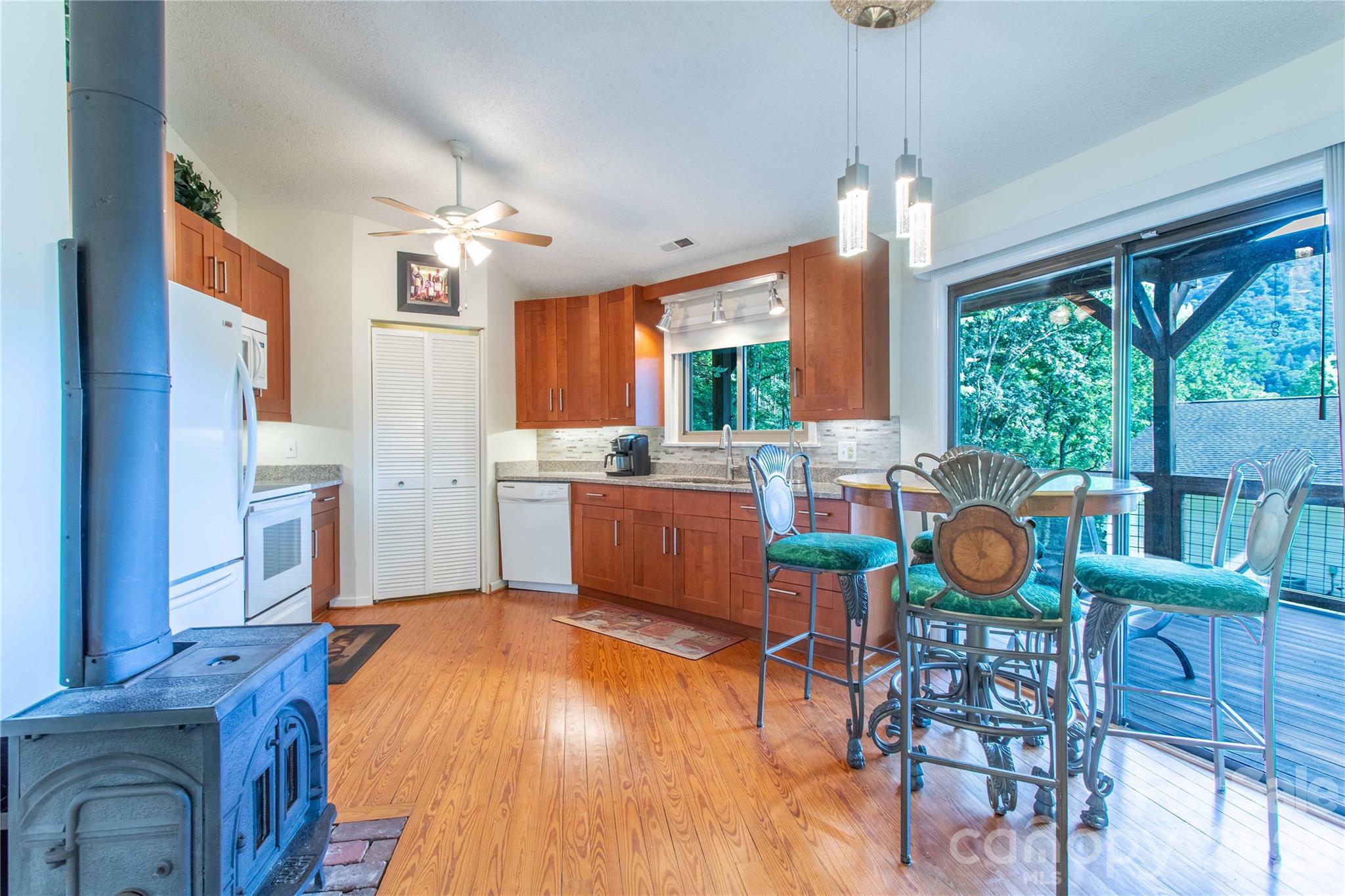 150 Freeman Knolls Drive 6 Property Photo 8